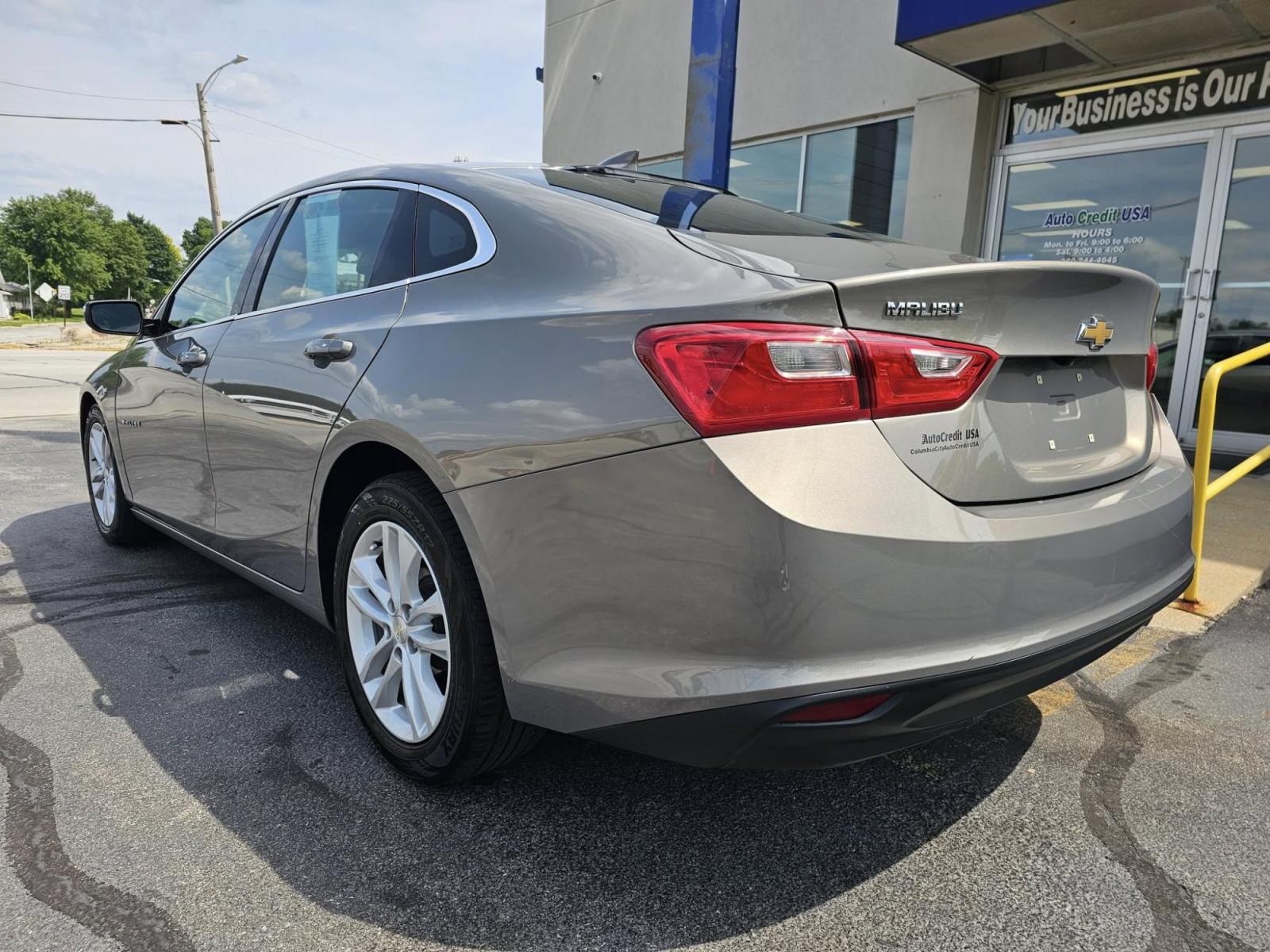 2018 Chevrolet Malibu (1G1ZD5ST2JF) with an Other engine, located at 502 South Main Street, Columbia City, IN, 46725, (260) 244-4645, 41.151382, -85.490578 - **Experience Comfort and Style with the 2018 Chevrolet Malibu Your Next Family Sedan Awaits!**<br /> <br /> Are you ready to elevate your daily commute or weekend adventures with a vehicle that embodies both style and reliability? Look no further than this stunning **2018 Chevrolet Malibu**, proudl - Photo#2