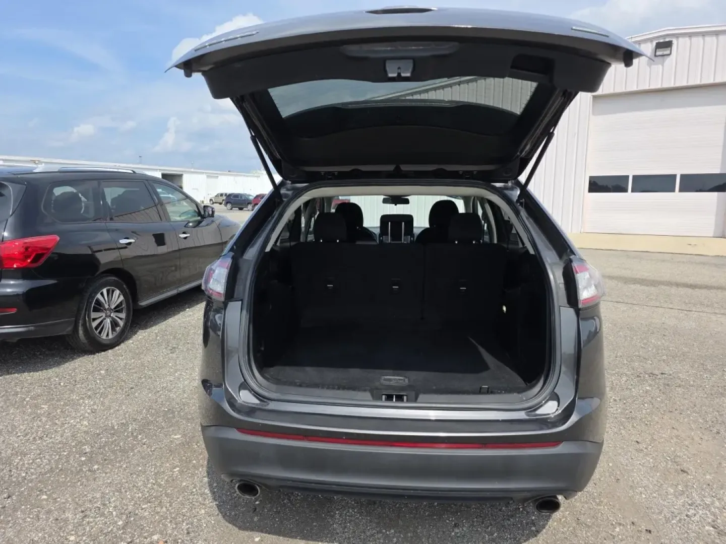 2018 Ford Edge (2FMPK4G94JB) with an Other engine, located at 15 Petro Dr, Warsaw, IN, 46582, (574) 306-0055, 41.273563, -85.857544 - **Adventure Awaits: Discover the 2018 Ford Edge at Auto Credit in Warsaw, IN!**<br /> <br /> Are you searching for the perfect blend of style, comfort, and reliability for your next family road trip or daily commute? Look no further! The 2018 Ford Edge is an outstanding SUV that offers ample space, - Photo#6