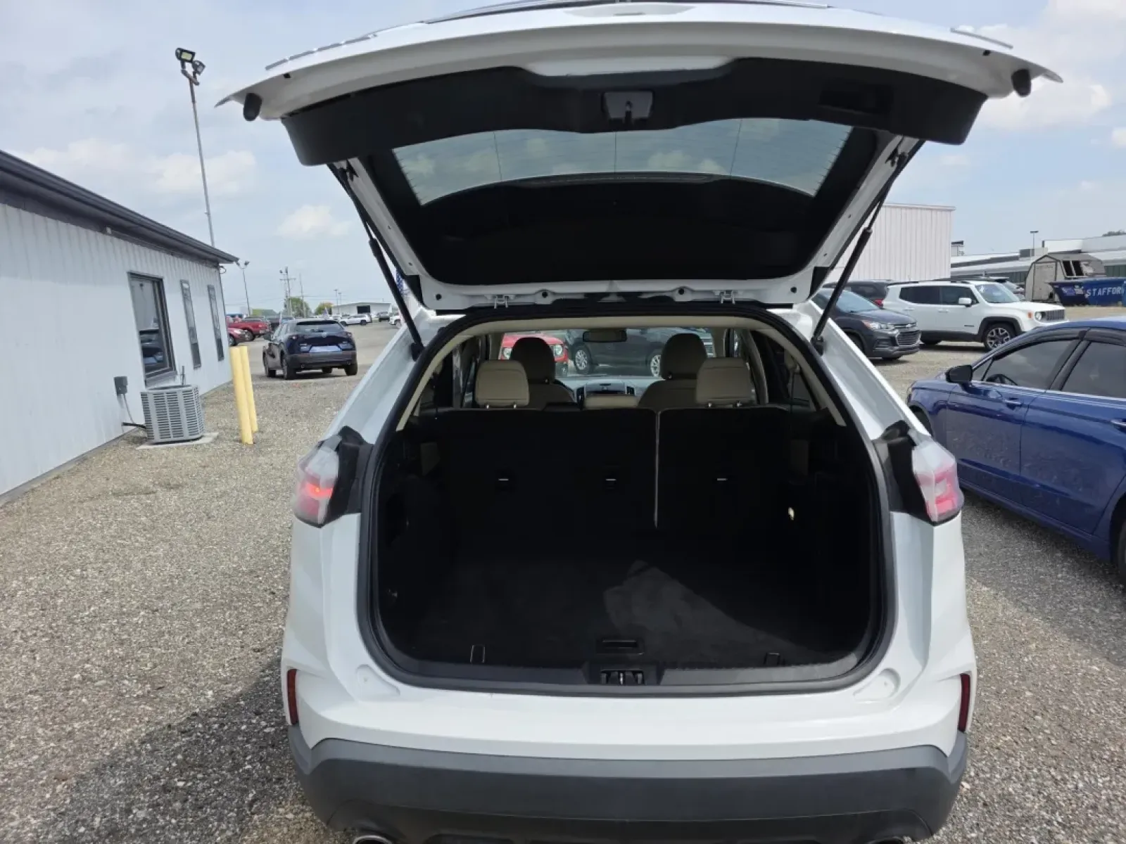2019 Ford Edge (2FMPK3G96KB) with an Other engine, located at 15 Petro Dr, Warsaw, IN, 46582, (574) 306-0055, 41.273563, -85.857544 - **Explore the Versatile 2019 Ford Edge Your Ultimate Companion for Family Adventures!**<br /> <br /> Are you ready to elevate your daily commute or embark on exciting family road trips? Look no further than the 2019 Ford Edge, a spacious and stylish SUV that's perfect for growing families and busy - Photo#6