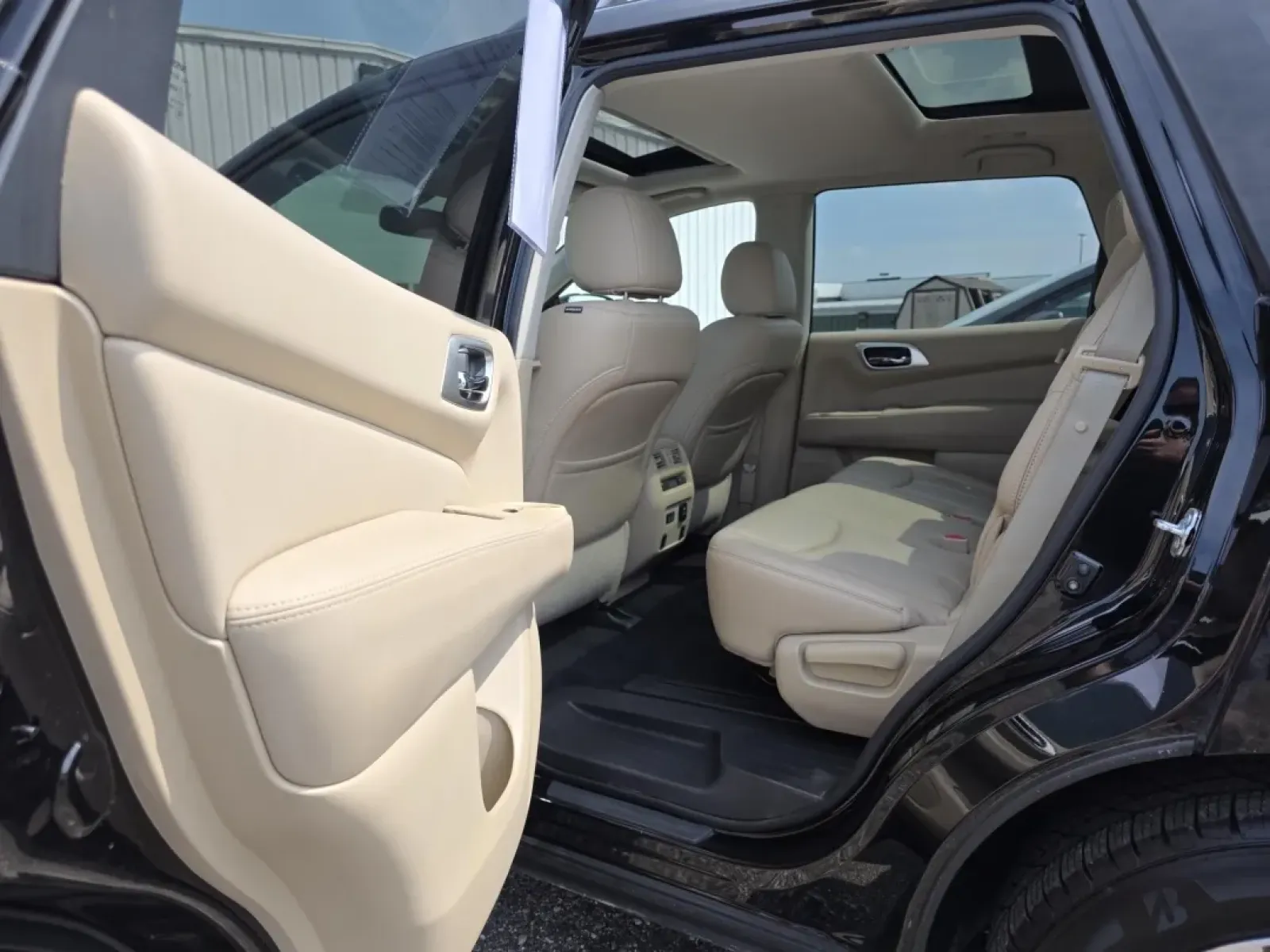 2017 Nissan PATHFINDER S; SL; PL (5N1DR2MN7HC) with an Other engine, located at 15 Petro Dr, Warsaw, IN, 46582, (574) 306-0055, 41.273563, -85.857544 - **Unlock Adventure with the 2017 Nissan Pathfinder - Your Next Family Journey Awaits!**<br /> <br /> Are you ready to elevate your family outings or weekend adventures? The 2017 Nissan Pathfinder is the perfect vehicle for those who crave versatility and comfort while on the road. Imagine loading up - Photo#5