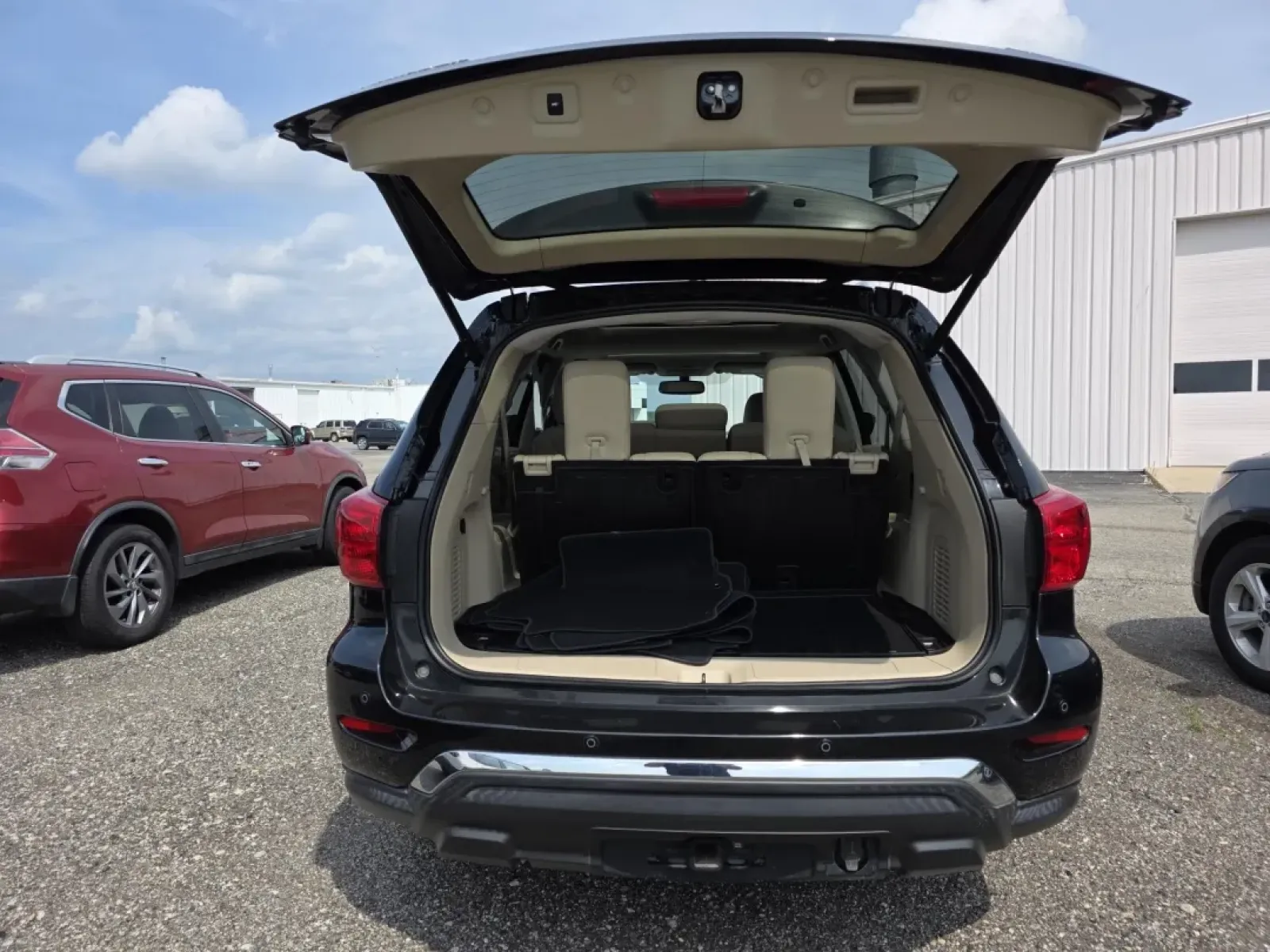 2017 Nissan PATHFINDER S; SL; PL (5N1DR2MN7HC) with an Other engine, located at 15 Petro Dr, Warsaw, IN, 46582, (574) 306-0055, 41.273563, -85.857544 - **Unlock Adventure with the 2017 Nissan Pathfinder - Your Next Family Journey Awaits!**<br /> <br /> Are you ready to elevate your family outings or weekend adventures? The 2017 Nissan Pathfinder is the perfect vehicle for those who crave versatility and comfort while on the road. Imagine loading up - Photo#7