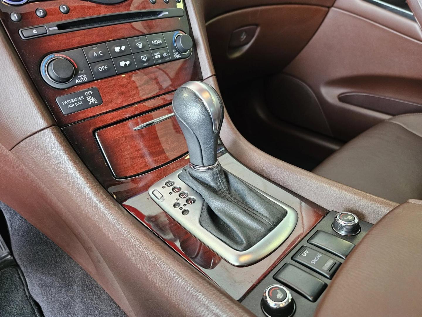 2016 WHITE Infiniti QX50 (JN1BJ0RP1GM) with an Other engine, located at 502 South Main Street, Columbia City, IN, 46725, (260) 244-4645, 41.151382, -85.490578 - Are you ready to elevate your driving experience? The 2016 Infiniti QX50 is more than just a vehicle; it's a lifestyle upgrade designed for those who crave both luxury and practicality. Perfect for growing families or anyone who enjoys weekend adventures, this stylish SUV is ready to take you wherev - Photo#7