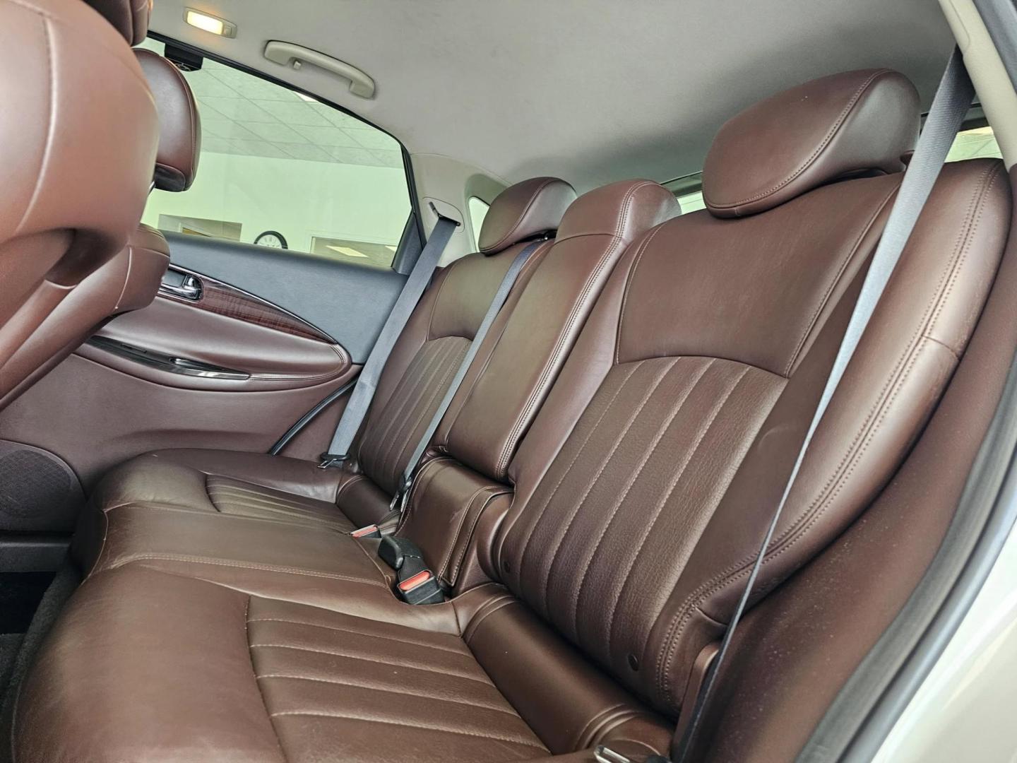 2016 WHITE Infiniti QX50 (JN1BJ0RP1GM) with an Other engine, located at 502 South Main Street, Columbia City, IN, 46725, (260) 244-4645, 41.151382, -85.490578 - Are you ready to elevate your driving experience? The 2016 Infiniti QX50 is more than just a vehicle; it's a lifestyle upgrade designed for those who crave both luxury and practicality. Perfect for growing families or anyone who enjoys weekend adventures, this stylish SUV is ready to take you wherev - Photo#4