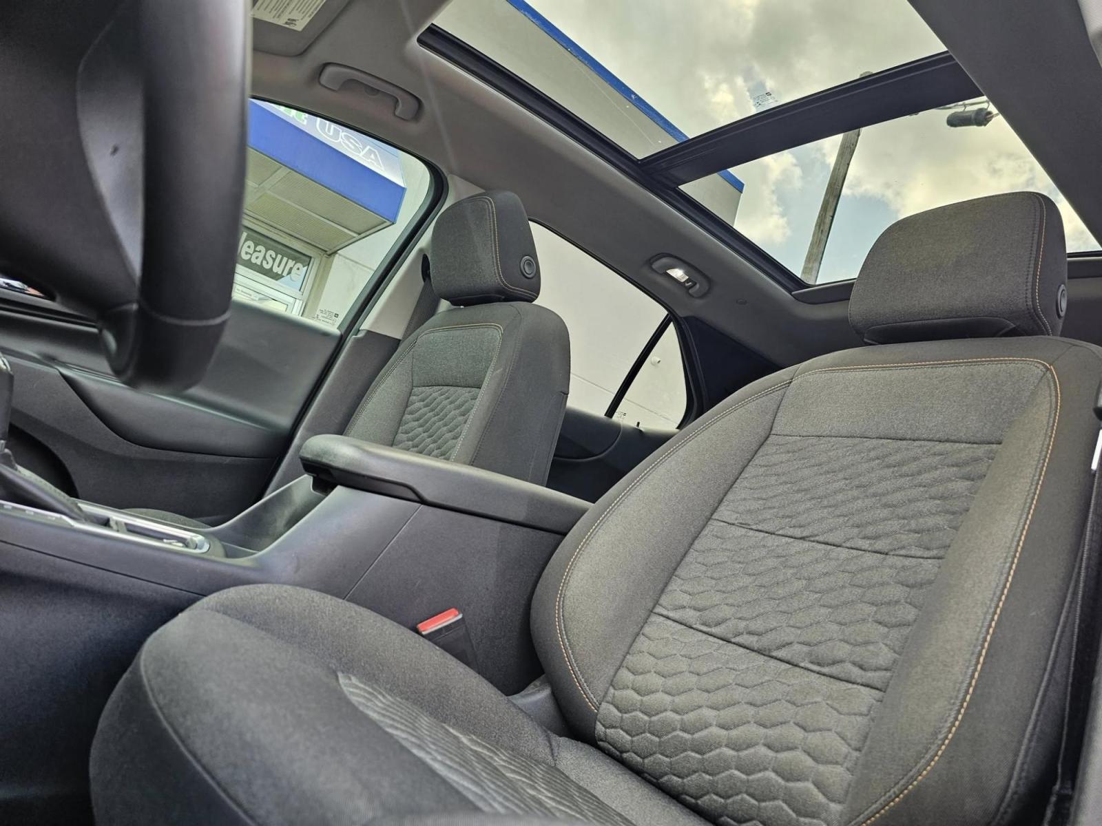 2018 SILVER Chevrolet EQUINOX (2GNAXSEV5J6) with an Other engine, located at 502 South Main Street, Columbia City, IN, 46725, (260) 244-4645, 41.151382, -85.490578 - **Drive Your Adventures with Confidence in this 2018 Chevrolet Equinox!**<br /> <br /> Are you ready to embrace the freedom of the open road? Whether it's a weekend getaway with friends, a daily commute to work, or simply running errands around Columbia City, IN, the 2018 Chevrolet Equinox is your u - Photo#5