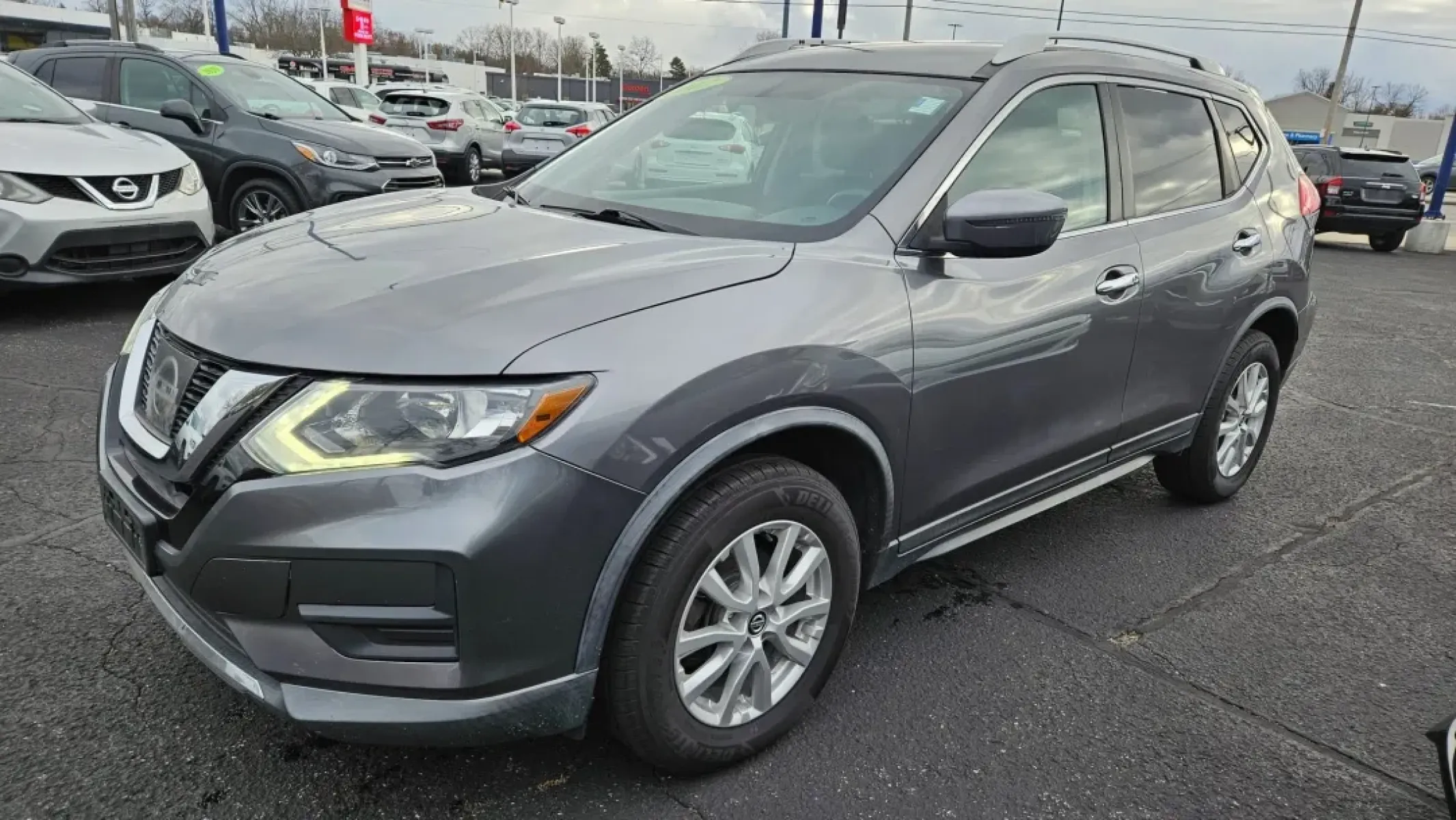 2017 Nissan Rogue (KNMAT2MVXHP) with an Other engine, located at 5744 Central Avenue, Toledo, OH, 43615, (419) 724-0130, 41.676781, -83.682137 - **Discover Your Next Adventure in the 2017 Nissan Rogue Perfect for Family Outings or Daily Commutes!**<br /> <br /> Are you ready to elevate your driving experience? The 2017 Nissan Rogue is the perfect SUV for families, commuters, and weekend adventurers alike. With its spacious interior, advance - Photo#1