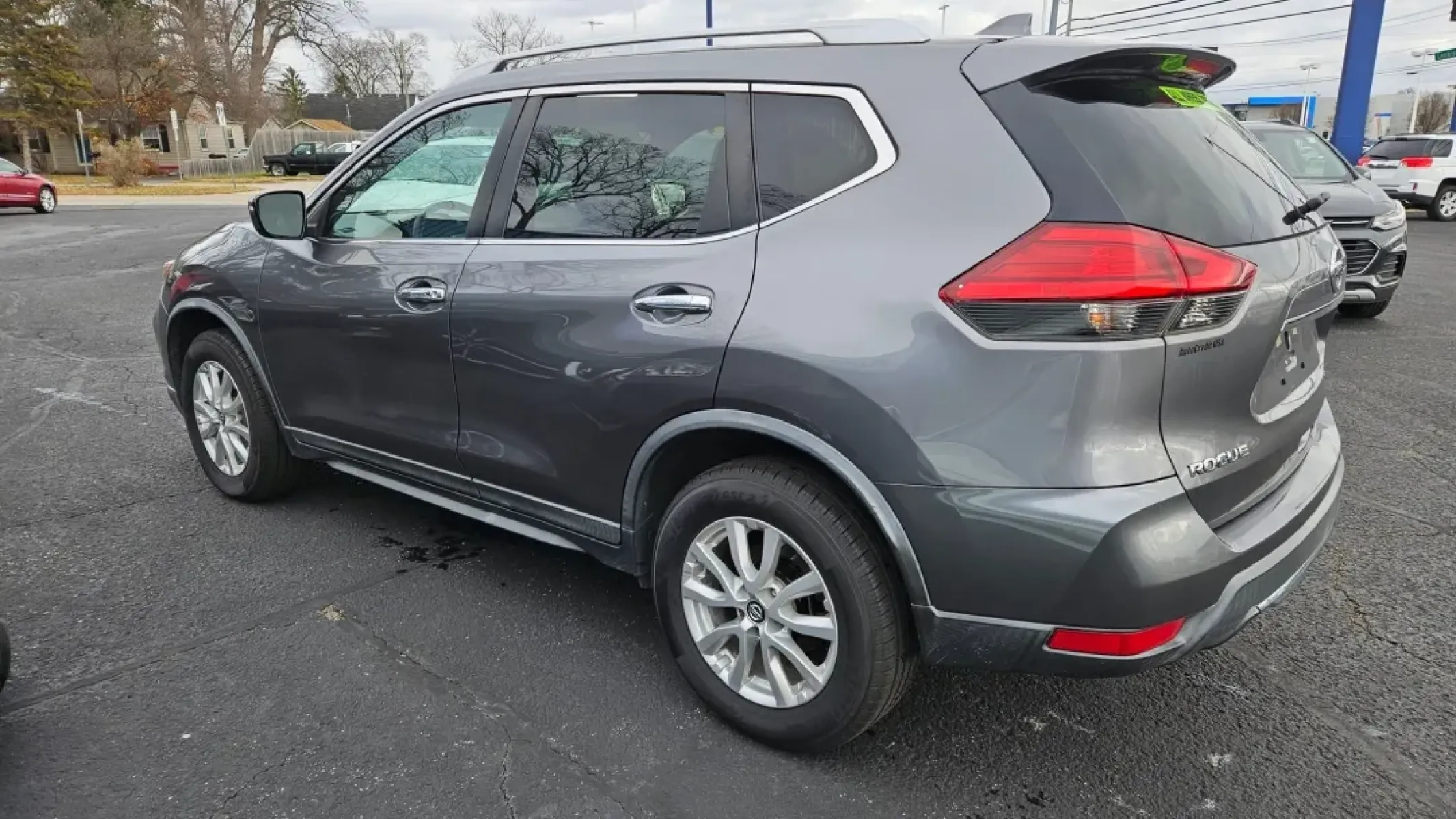 2017 Nissan Rogue (KNMAT2MVXHP) with an Other engine, located at 5744 Central Avenue, Toledo, OH, 43615, (419) 724-0130, 41.676781, -83.682137 - **Discover Your Next Adventure in the 2017 Nissan Rogue Perfect for Family Outings or Daily Commutes!**<br /> <br /> Are you ready to elevate your driving experience? The 2017 Nissan Rogue is the perfect SUV for families, commuters, and weekend adventurers alike. With its spacious interior, advance - Photo#2