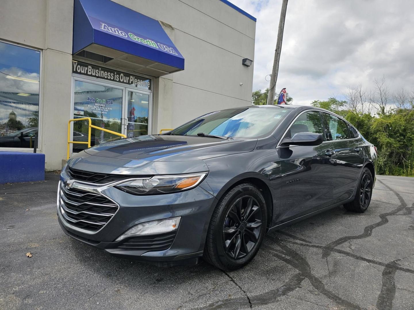 2021 BLUE /BLACK Chevrolet Malibu LT (1G1ZD5ST3MF) with an 1.5L L4 DOHC 16V engine, 6A transmission, located at 502 South Main Street, Columbia City, IN, 46725, (260) 244-4645, 41.151382, -85.490578 - Photo#0