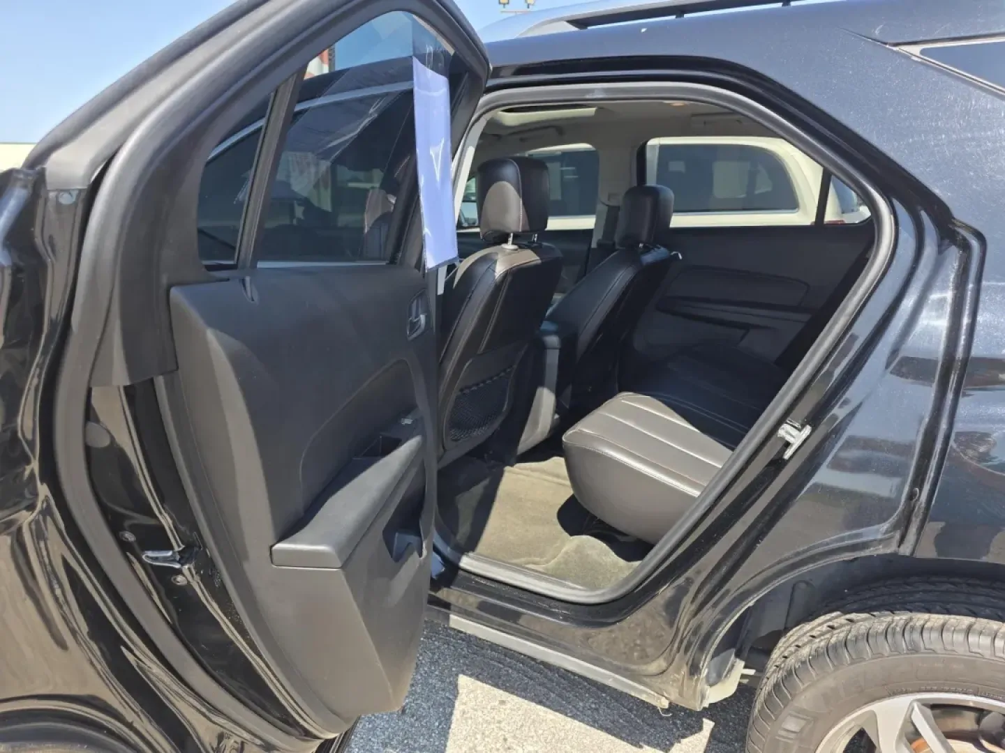 2017 Chevrolet EQUINOX PREMIER (2GNALDEKXH6) with an Other engine, located at 15 Petro Dr, Warsaw, IN, 46582, (574) 306-0055, 41.273563, -85.857544 - Are you in search of a versatile vehicle that can keep up with your dynamic lifestyle while providing comfort and reliability? Look no further than this stunning 2017 Chevrolet Equinox Premier, available now at Auto Credit in Warsaw, Indiana. Whether you're navigating long commutes, shuttling growin - Photo#5