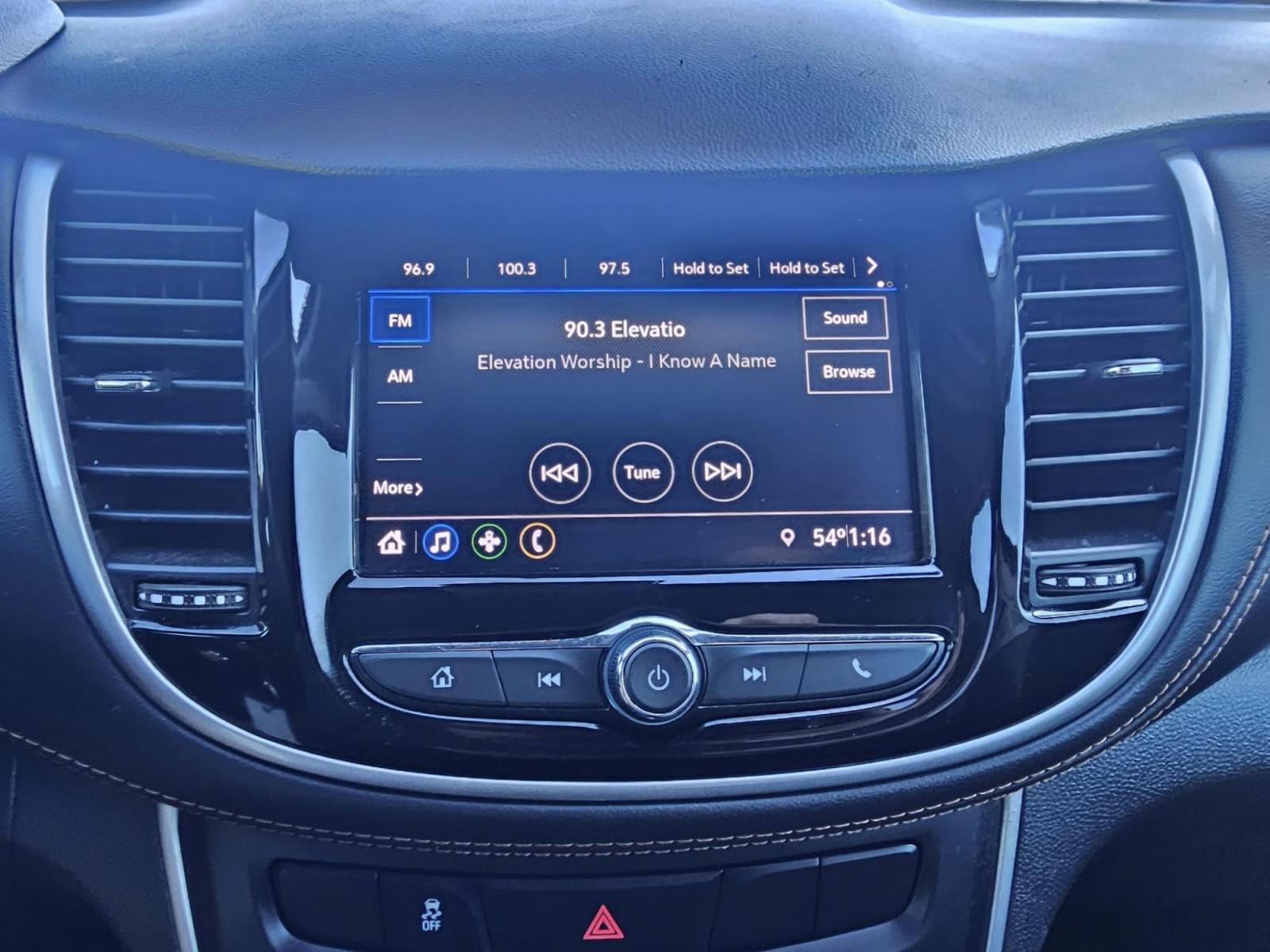 2020 WHITE /BLACK Chevrolet Trax LS FWD (KL7CJKSB9LB) with an 1.4L L4 DOHC 16V engine, 6A transmission, located at 502 South Main Street, Columbia City, IN, 46725, (260) 244-4645, 41.151382, -85.490578 - Photo#6