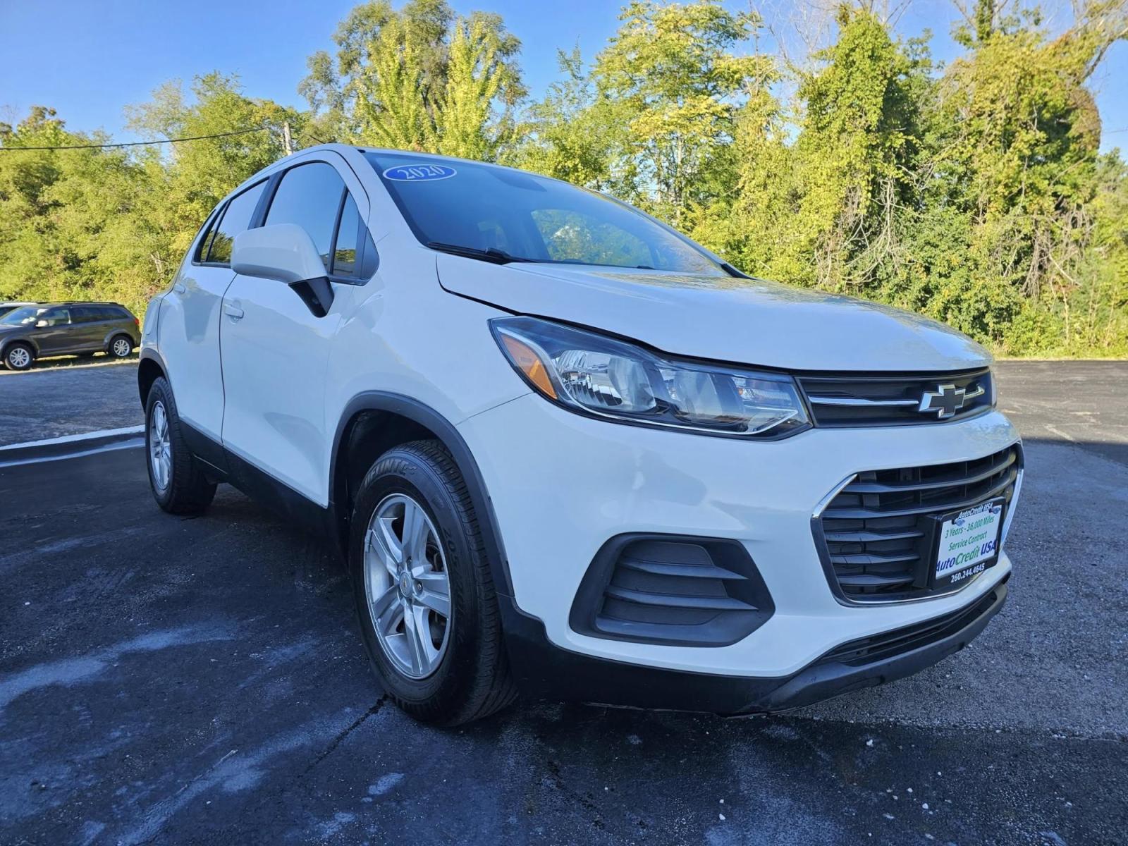 2020 WHITE /BLACK Chevrolet Trax LS FWD (KL7CJKSB9LB) with an 1.4L L4 DOHC 16V engine, 6A transmission, located at 502 South Main Street, Columbia City, IN, 46725, (260) 244-4645, 41.151382, -85.490578 - Photo#1