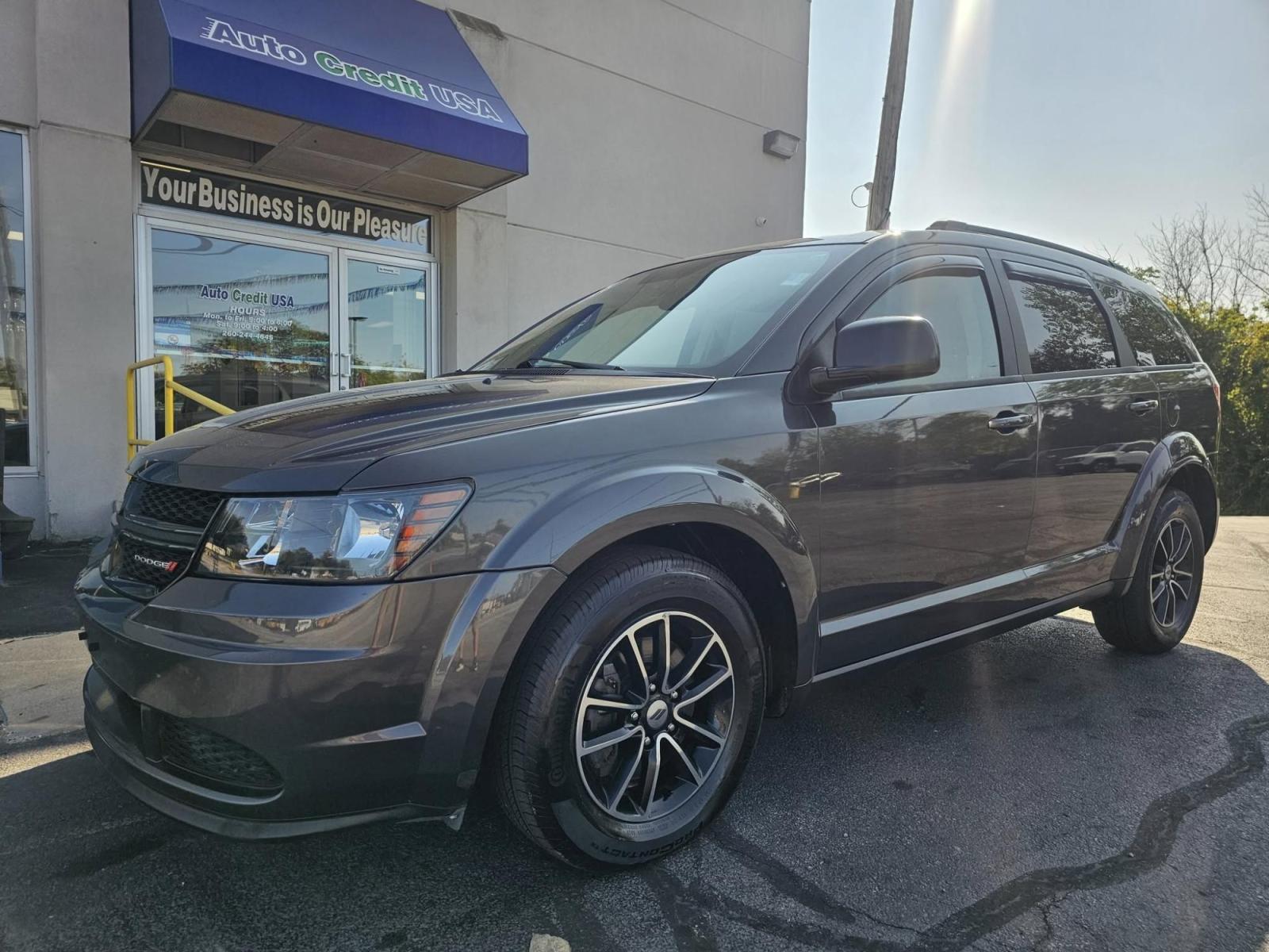 2018 SILVER /black Dodge Journey SE (3C4PDCAB2JT) with an 2.4L L4 DOHC 16V engine, 4A transmission, located at 502 South Main Street, Columbia City, IN, 46725, (260) 244-4645, 41.151382, -85.490578 - Photo#0
