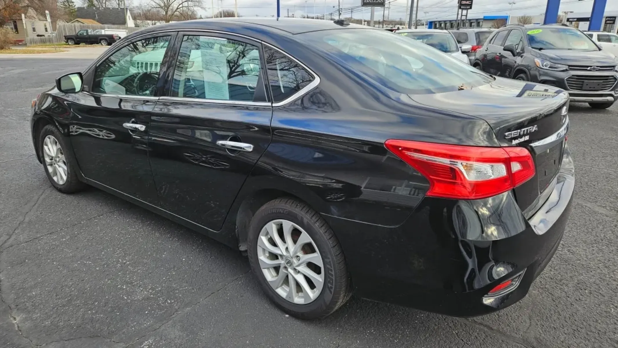 2019 Nissan SENTRA SR; S; SL; SV (3N1AB7AP7KY) with an Other engine, located at 5744 Central Avenue, Toledo, OH, 43615, (419) 724-0130, 41.676781, -83.682137 - Step into the driver's seat of your journey with the 2019 Nissan Sentra, a stylish and reliable sedan that's perfect for those long commutes or weekend getaways. Whether you're a busy professional navigating the hustle and bustle of Toledo or a growing family in need of a comfortable and efficient r - Photo#3
