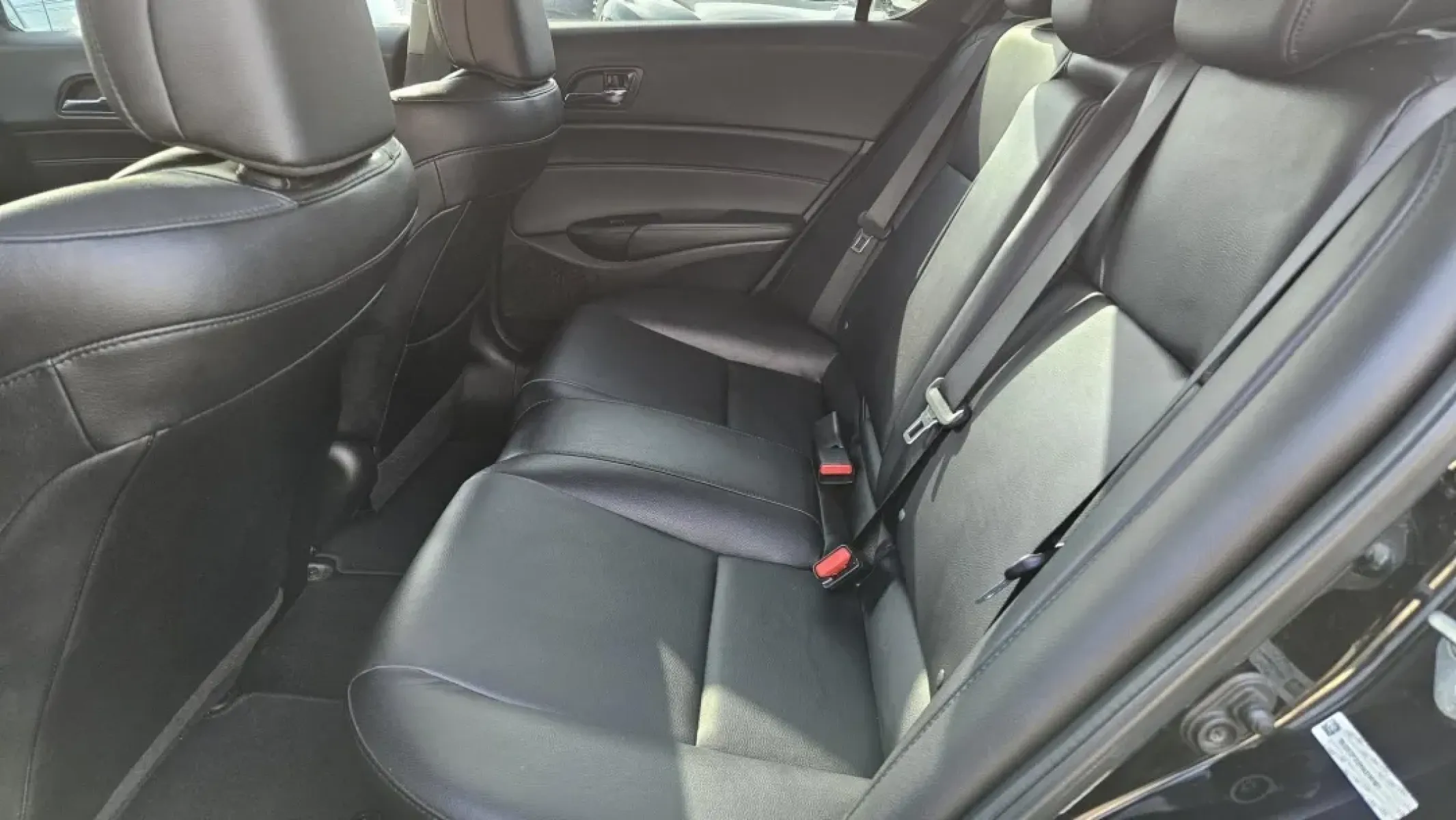 2017 Acura ILX BASE; BASE W/ACU (19UDE2F33HA) with an Other engine, located at 5744 Central Avenue, Toledo, OH, 43615, (419) 724-0130, 41.676781, -83.682137 - **Elevate Your Daily Drive with the 2017 Acura ILX BASE from Auto Credit in Toledo, OH!**<br /> <br /> Are you looking for a reliable sedan that fits seamlessly into your busy lifestyle? Whether you're commuting to work, running errands around Toledo, or planning a weekend trip, the 2017 Acura ILX B - Photo#6