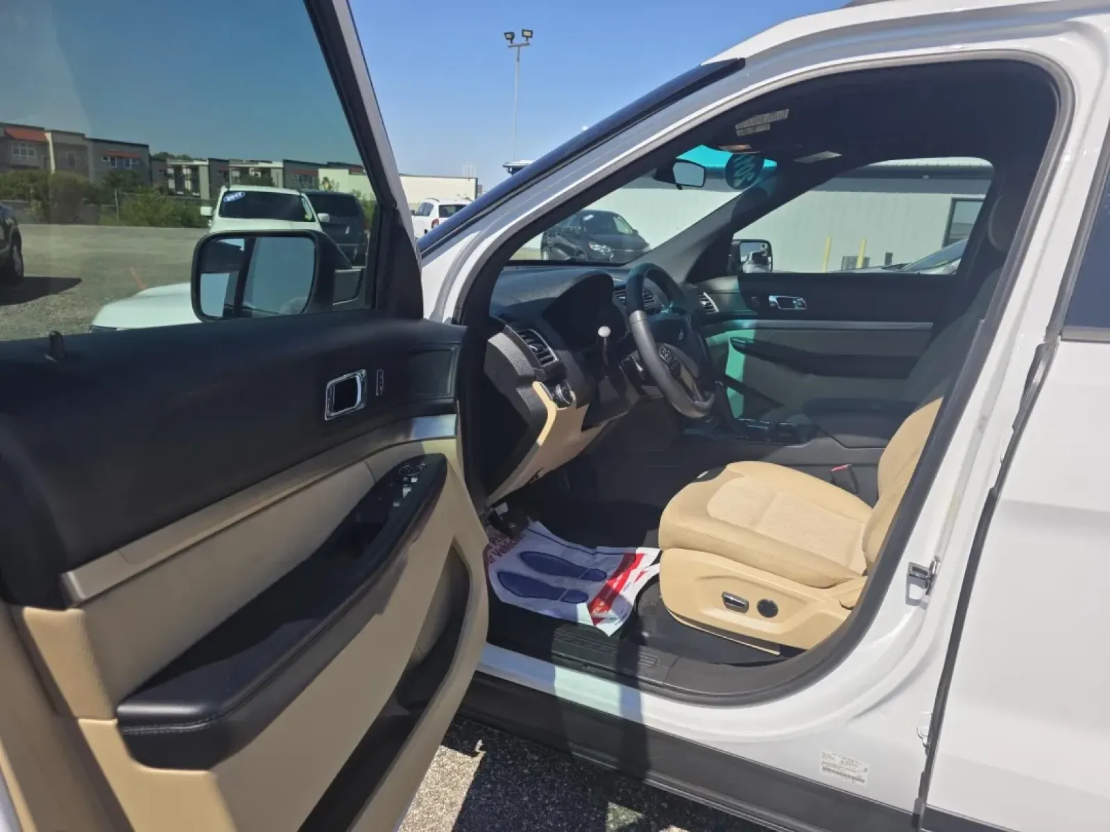 2017 Ford EXPLORER BASE (1FM5K7B81HG) with an Other engine, located at 15 Petro Dr, Warsaw, IN, 46582, (574) 306-0055, 41.273563, -85.857544 - Are you on the hunt for a versatile vehicle that can effortlessly adapt to your lifestyle? Look no further! The 2017 Ford Explorer Base is the perfect solution for growing families, thrill-seekers planning weekend adventures, or anyone who enjoys the freedom of the open road. This spacious 4-door wa - Photo#2