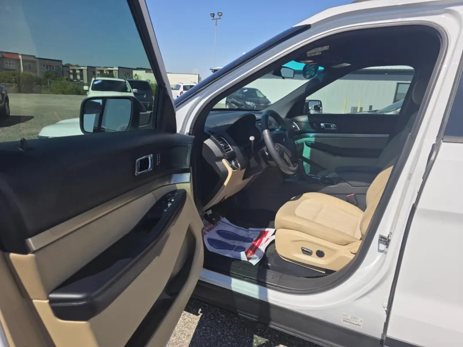 2020 Chevrolet TRAX 1LT (KL7CJLSB0LB) with an Other engine, located at 15 Petro Dr, Warsaw, IN, 46582, (574) 306-0055, 41.273563, -85.857544 - Embrace the freedom of the open road with the 2020 Chevrolet Trax 1LT, a versatile and stylish wagon that's perfect for budget-conscious buyers seeking a reliable vehicle for daily commutes or family adventures. Whether you're navigating the bustling streets of Warsaw or heading out for a weekend ge - Photo#3