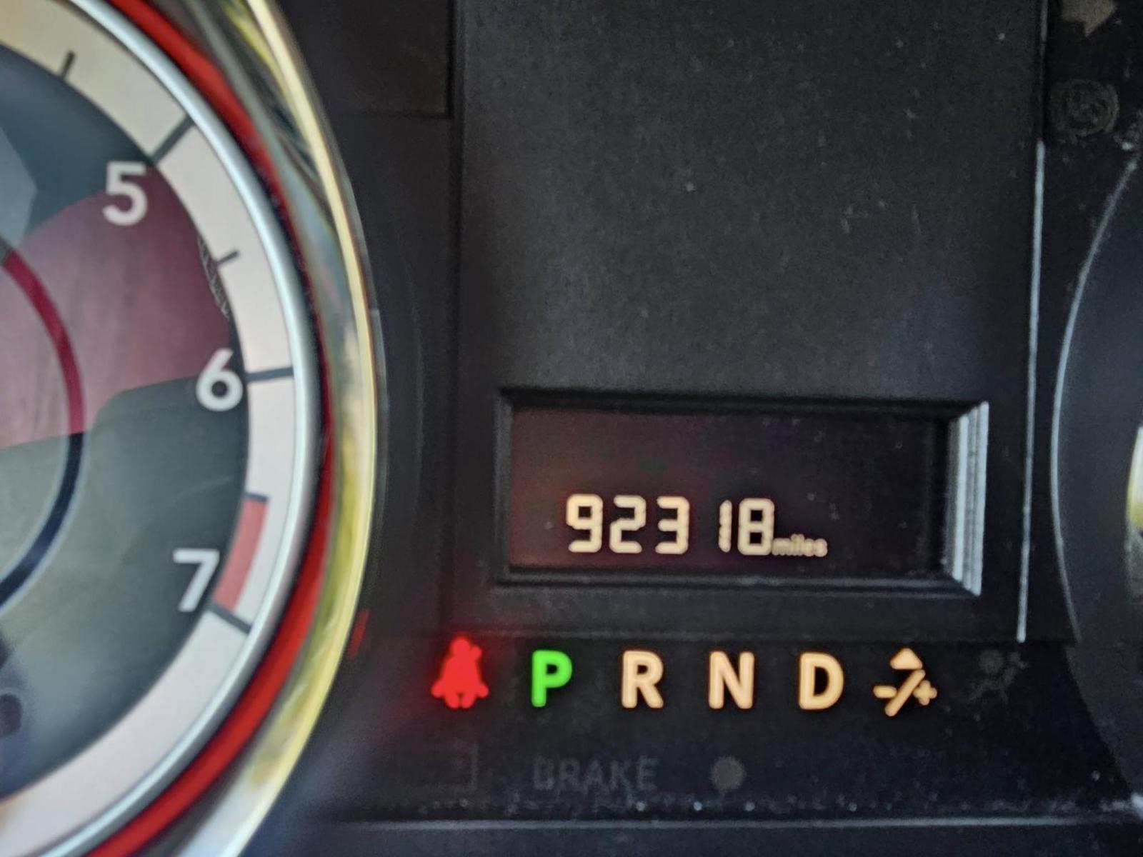 2016 SILVER Dodge Grand Caravan (2C4RDGBG8GR) with an Other engine, located at 502 South Main Street, Columbia City, IN, 46725, (260) 244-4645, 41.151382, -85.490578 - Are you ready to elevate your family's road trip game or simply tackle your daily commute with confidence? Discover the perfect blend of space, comfort, and reliability with this 2016 Dodge Grand Caravan, available now at Auto Credit in Columbia City, Indiana. With the flexibility of a Buy Here Pay - Photo#9