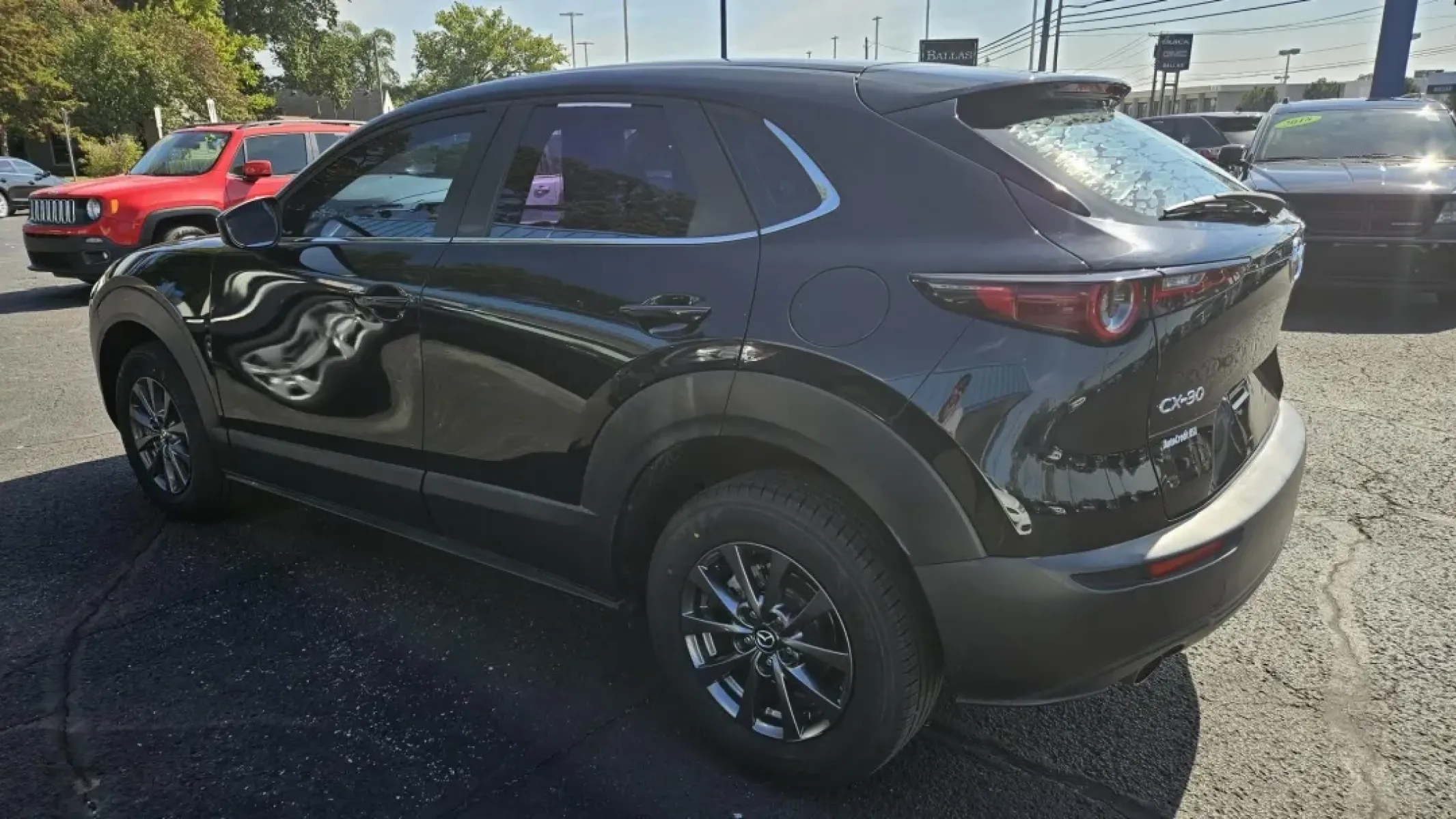 2021 Mazda CX-30 BASE (3MVDMAAL4MM) with an Other engine, located at 5744 Central Avenue, Toledo, OH, 43615, (419) 724-0130, 41.676781, -83.682137 - **Experience the Open Road with the 2021 Mazda CX-30 BASE Your Next Adventure Awaits!**<br /> <br /> If you're seeking the perfect vehicle for weekend getaways or daily commutes, the 2021 Mazda CX-30 BASE is a fabulous choice that merges style, comfort, and functionality. This SUV, available at Aut - Photo#2