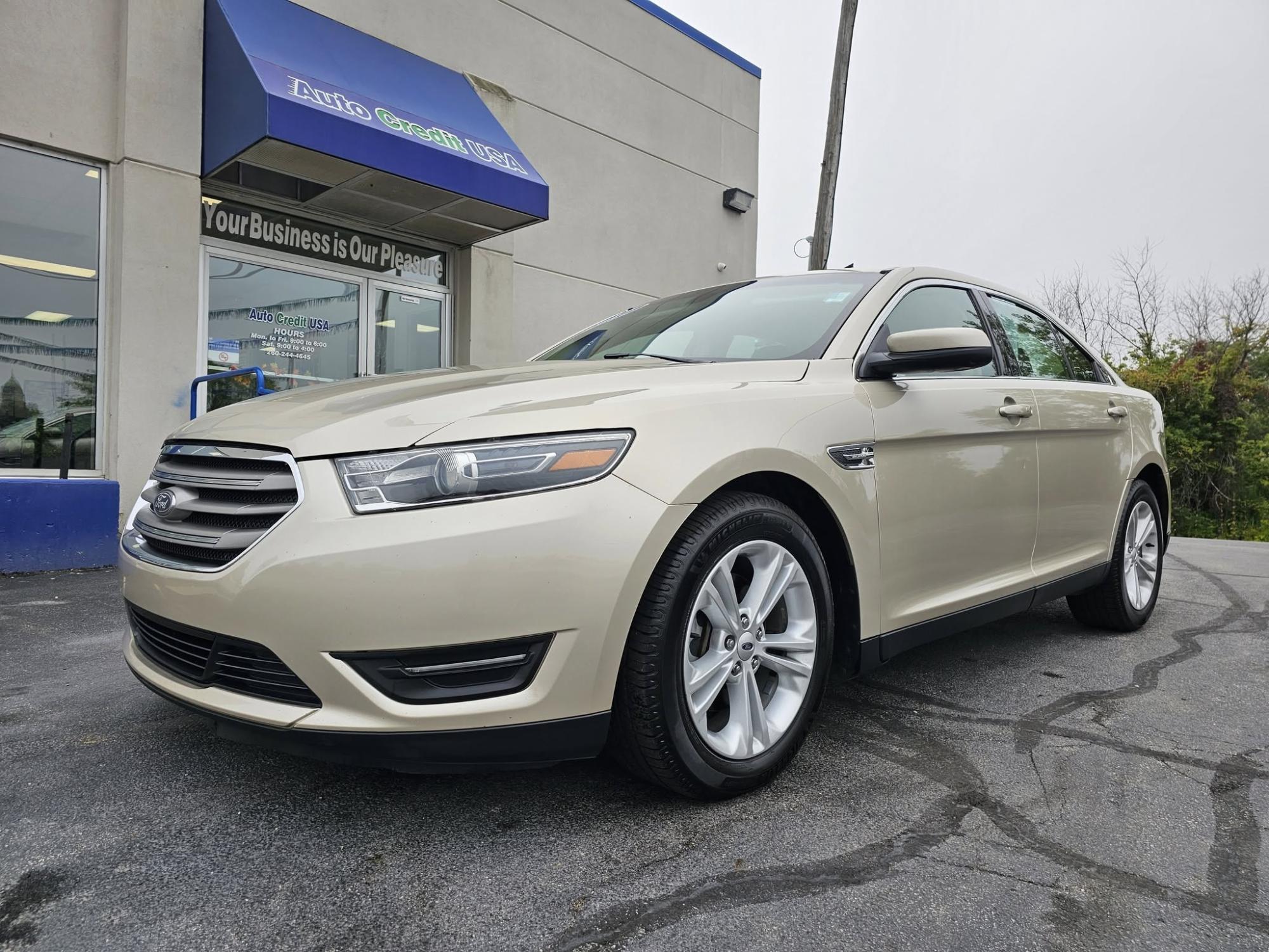 photo of 2017 Ford Taurus SEL FWD