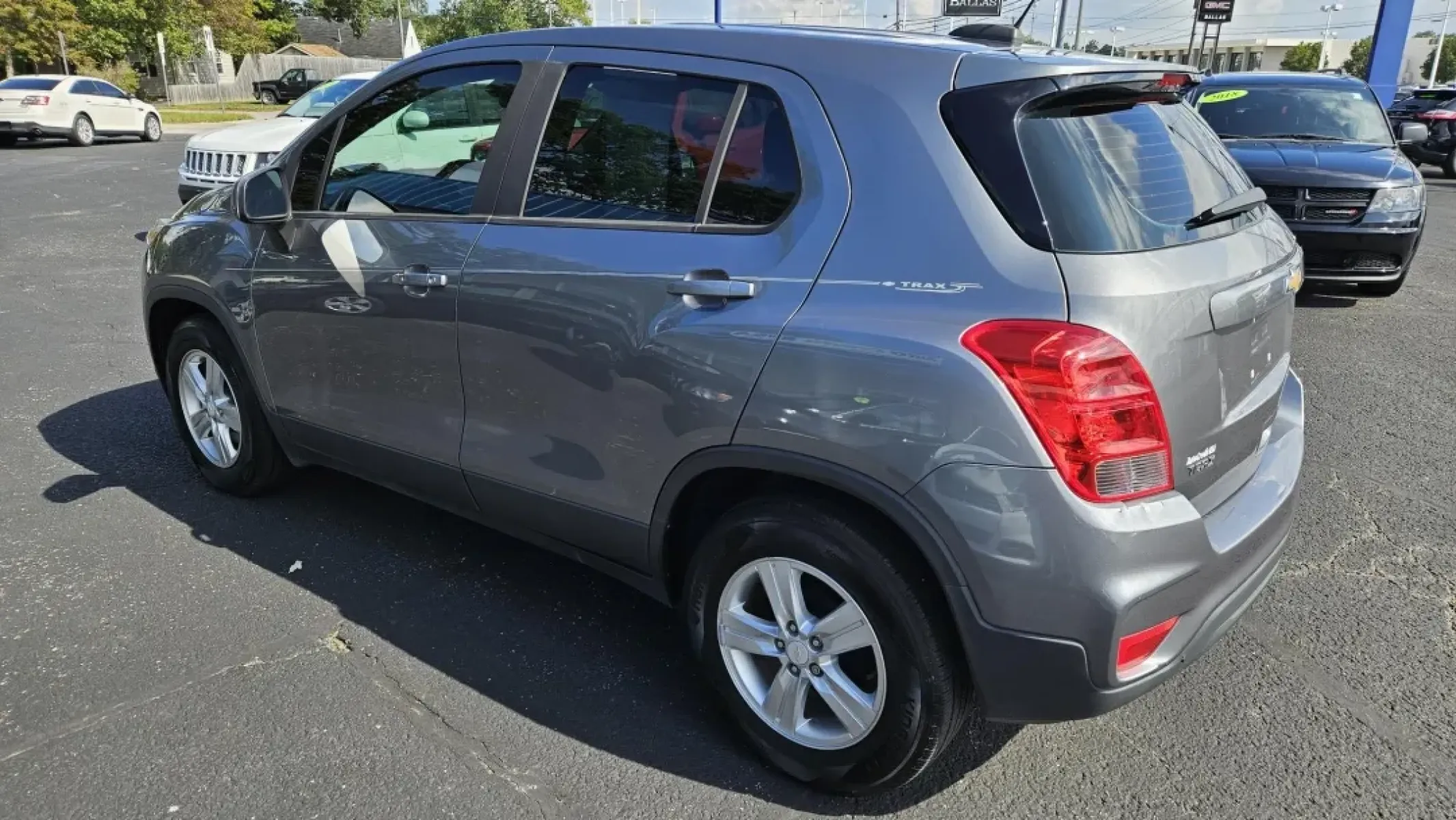 2020 Chevrolet TRAX LS (3GNCJKSB8LL) with an Other engine, located at 5744 Central Avenue, Toledo, OH, 43615, (419) 724-0130, 41.676781, -83.682137 - Are you searching for a versatile vehicle that fits perfectly into your busy lifestyle? Look no further than the 2020 Chevrolet Trax LS, an ideal choice for those who crave adventure without sacrificing comfort and convenience. Whether you're navigating the bustling streets of Toledo or embarking on - Photo#2