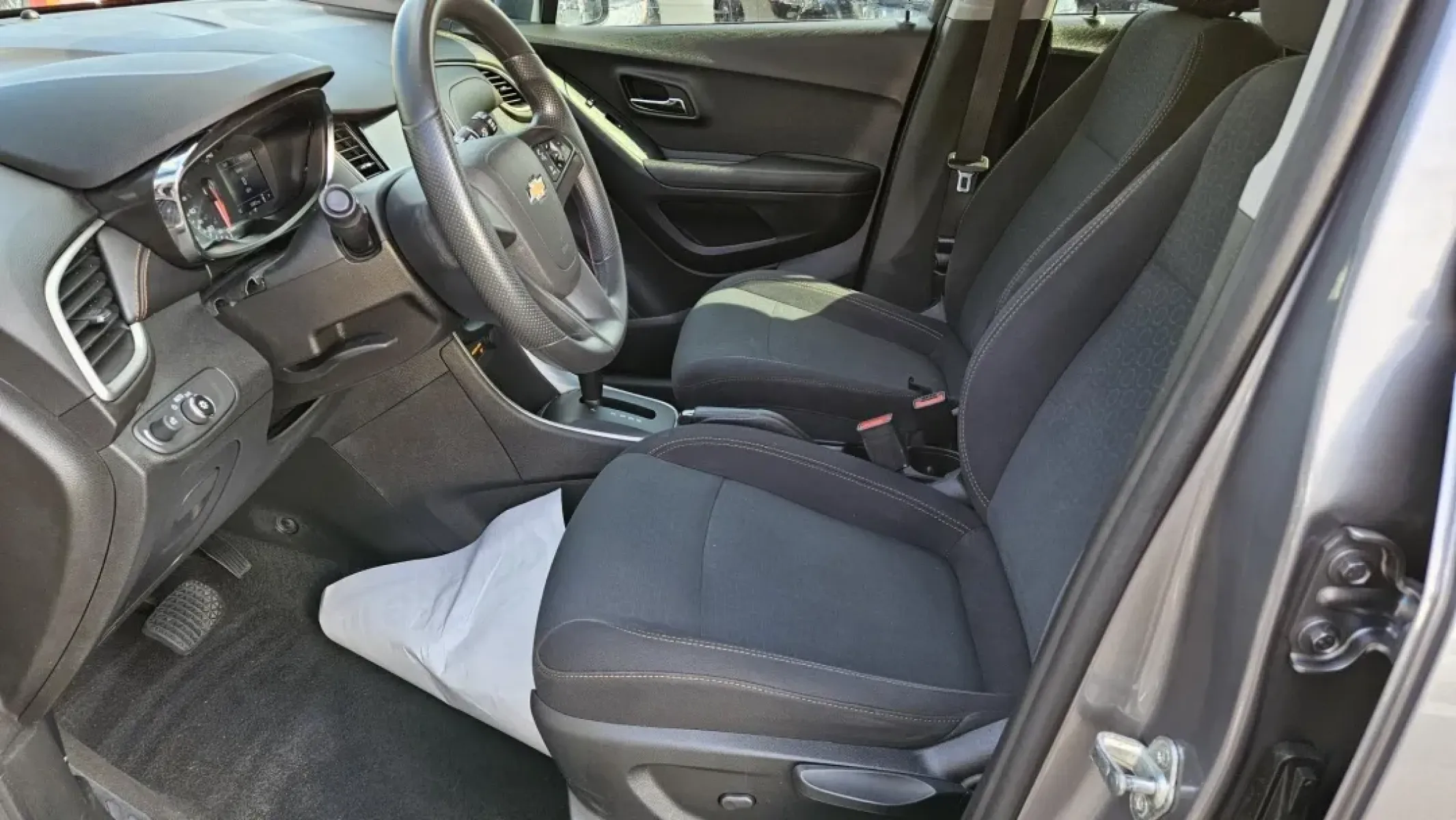 2020 Chevrolet TRAX LS (3GNCJKSB8LL) with an Other engine, located at 5744 Central Avenue, Toledo, OH, 43615, (419) 724-0130, 41.676781, -83.682137 - Are you searching for a versatile vehicle that fits perfectly into your busy lifestyle? Look no further than the 2020 Chevrolet Trax LS, an ideal choice for those who crave adventure without sacrificing comfort and convenience. Whether you're navigating the bustling streets of Toledo or embarking on - Photo#5