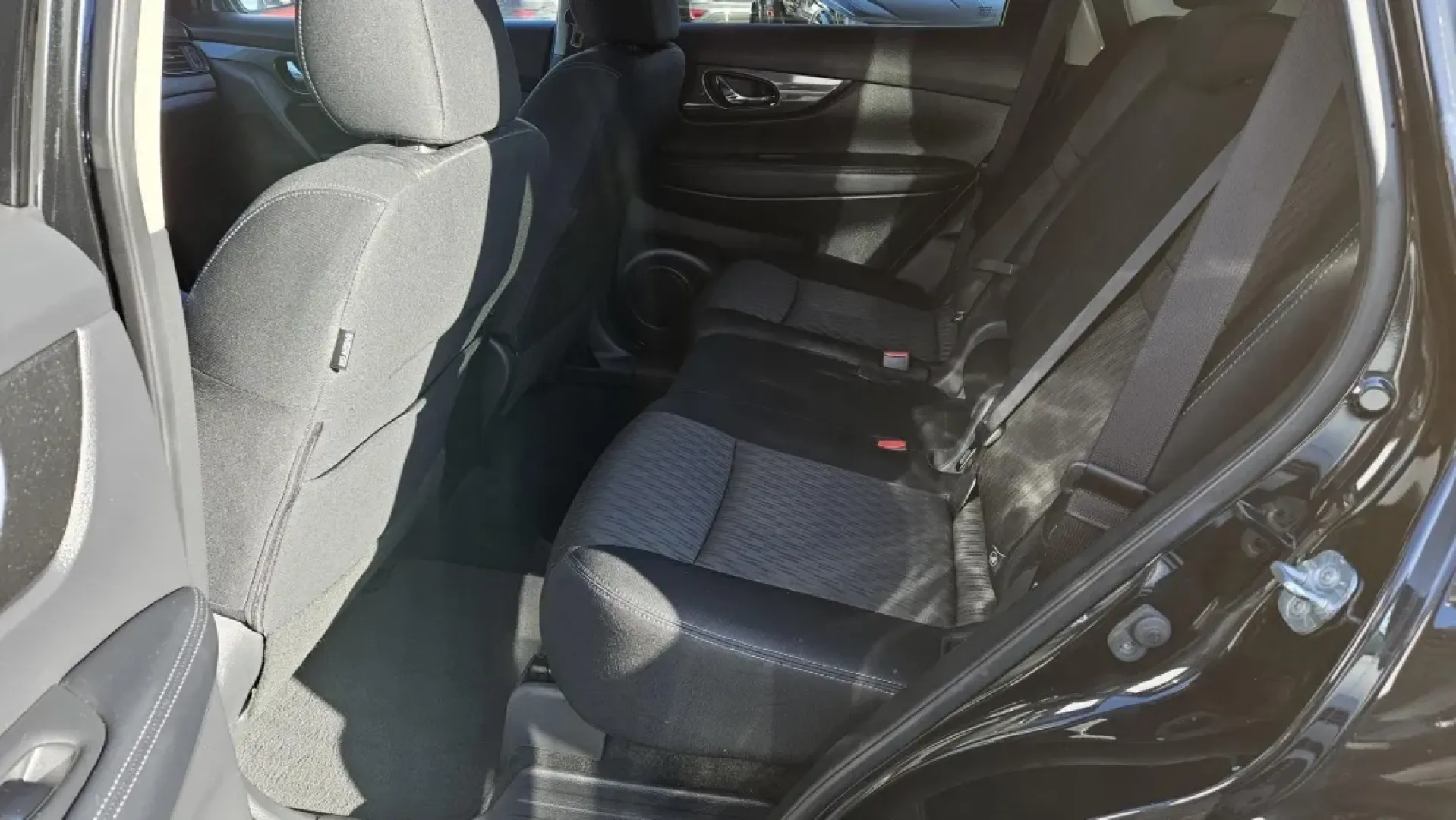 2018 Nissan Rogue (KNMAT2MV8JP) with an Other engine, located at 5744 Central Avenue, Toledo, OH, 43615, (419) 724-0130, 41.676781, -83.682137 - Looking for the perfect vehicle that seamlessly fits into your family's active lifestyle? Look no further than this 2018 Nissan Rogue, an SUV designed to accommodate everything from school drop-offs to weekend adventures. With ample cargo space, advanced safety features, and impressive fuel efficien - Photo#6