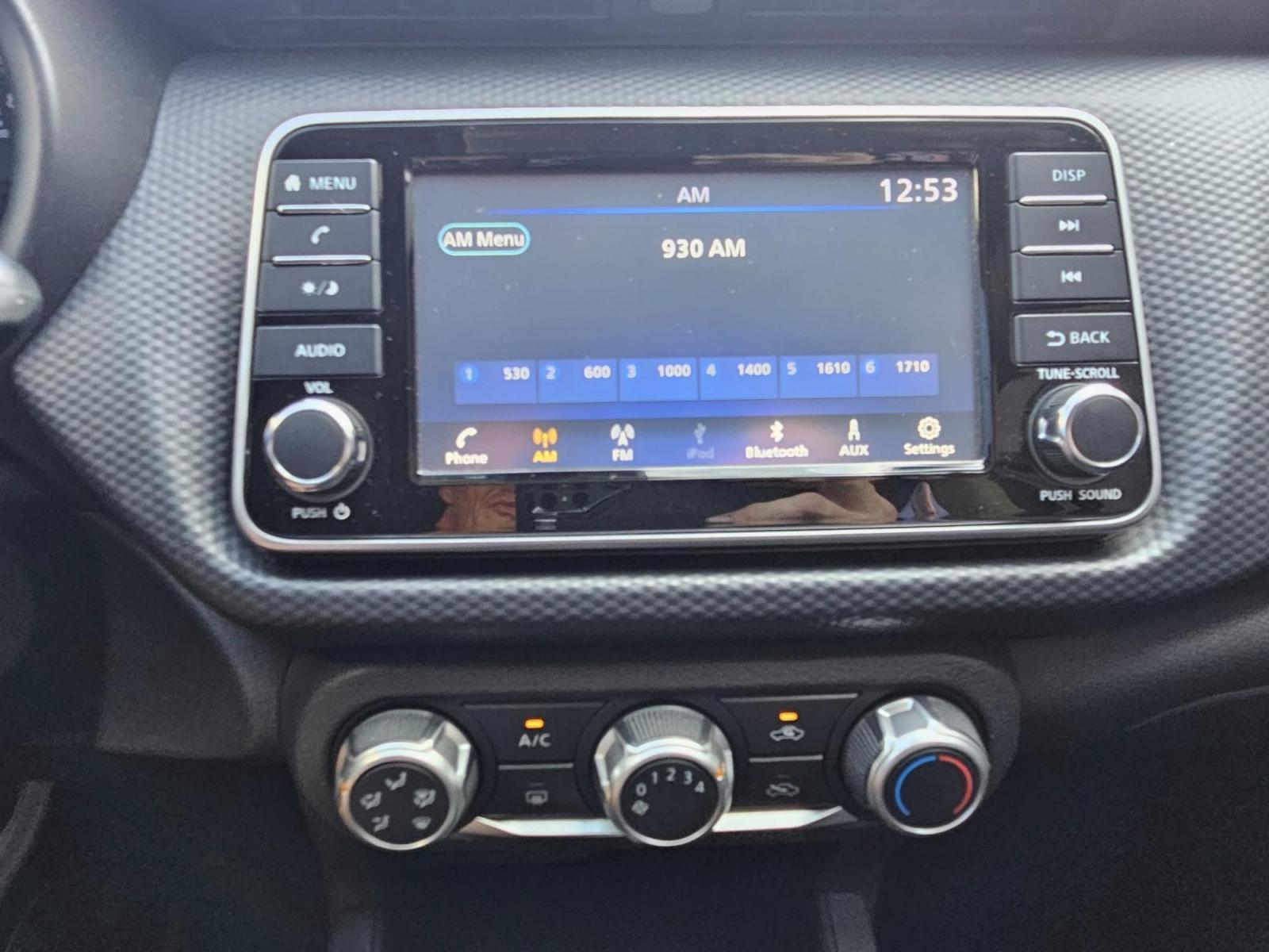 2021 GREEN /BLACK Nissan Kicks S (3N1CP5BV9ML) with an 1.6L L4 engine, CVT transmission, located at 502 South Main Street, Columbia City, IN, 46725, (260) 244-4645, 41.151382, -85.490578 - Photo#7