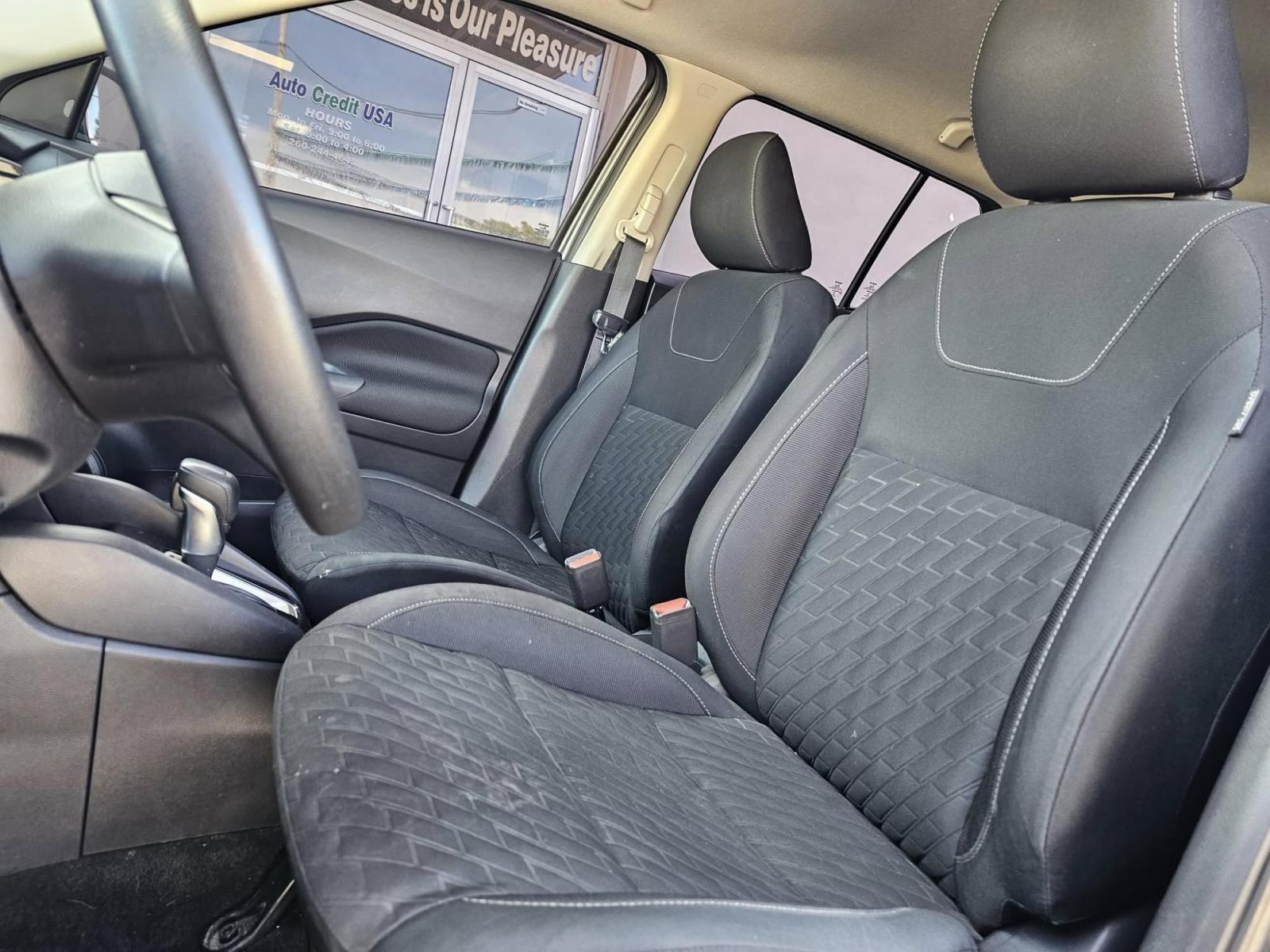 2021 GREEN /BLACK Nissan Kicks S (3N1CP5BV9ML) with an 1.6L L4 engine, CVT transmission, located at 502 South Main Street, Columbia City, IN, 46725, (260) 244-4645, 41.151382, -85.490578 - Photo#5