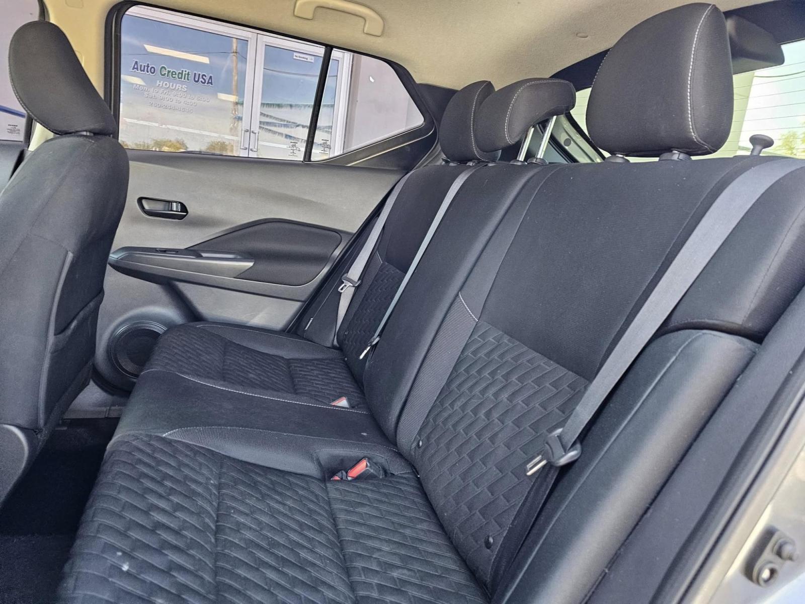 2021 GREEN /BLACK Nissan Kicks S (3N1CP5BV9ML) with an 1.6L L4 engine, CVT transmission, located at 502 South Main Street, Columbia City, IN, 46725, (260) 244-4645, 41.151382, -85.490578 - Photo#4