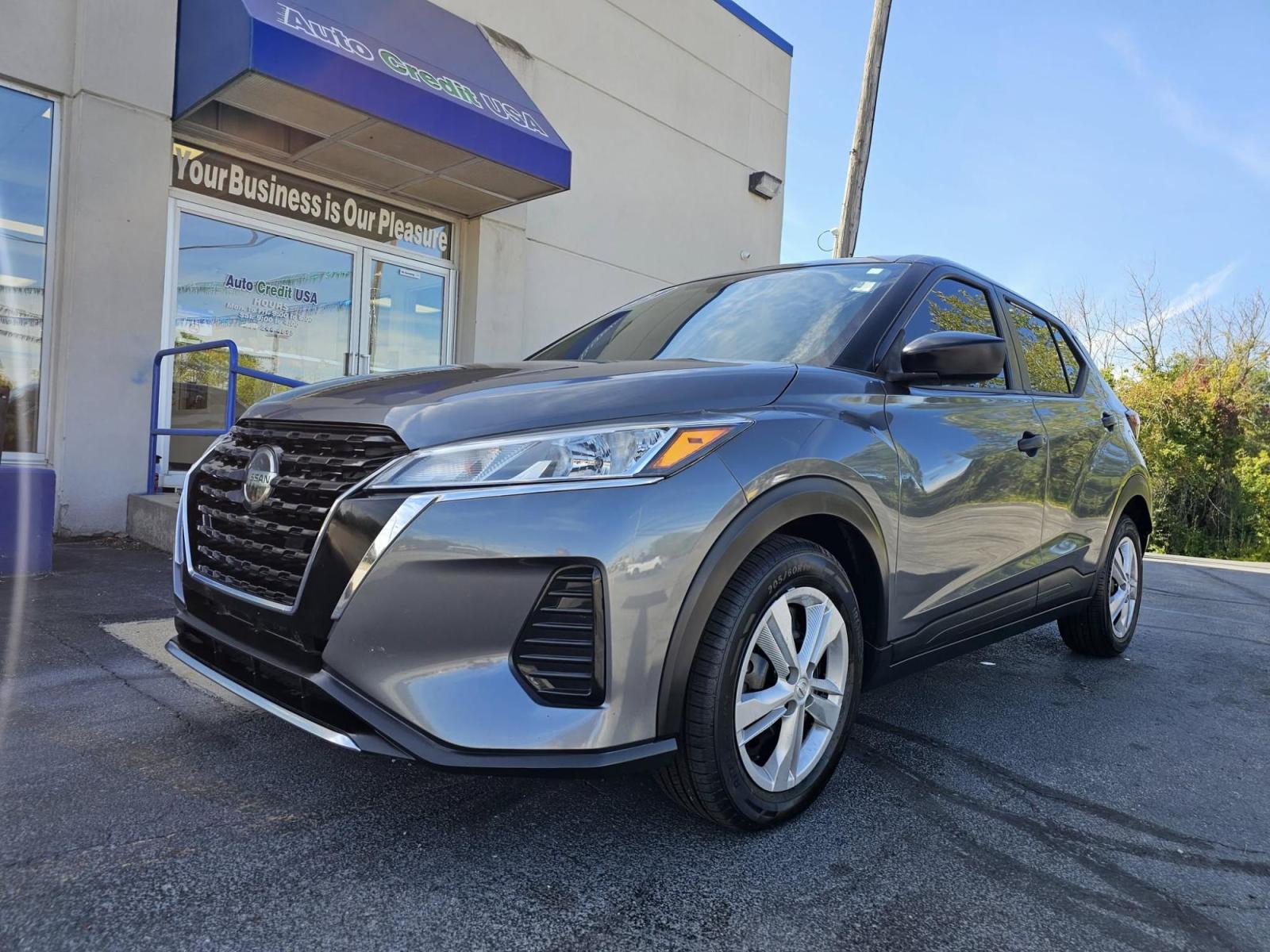 2021 GREEN /BLACK Nissan Kicks S (3N1CP5BV9ML) with an 1.6L L4 engine, CVT transmission, located at 502 South Main Street, Columbia City, IN, 46725, (260) 244-4645, 41.151382, -85.490578 - Photo#0