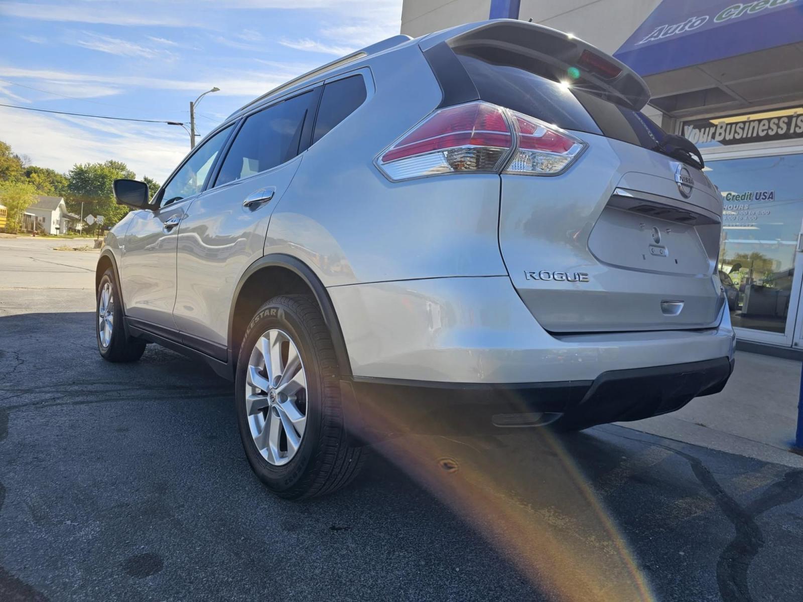2016 SILVER /BLACK Nissan Rogue S 2WD (JN8AT2MT7GW) with an 2.5L L4 DOHC 16V engine, CVT transmission, located at 502 South Main Street, Columbia City, IN, 46725, (260) 244-4645, 41.151382, -85.490578 - Photo#3