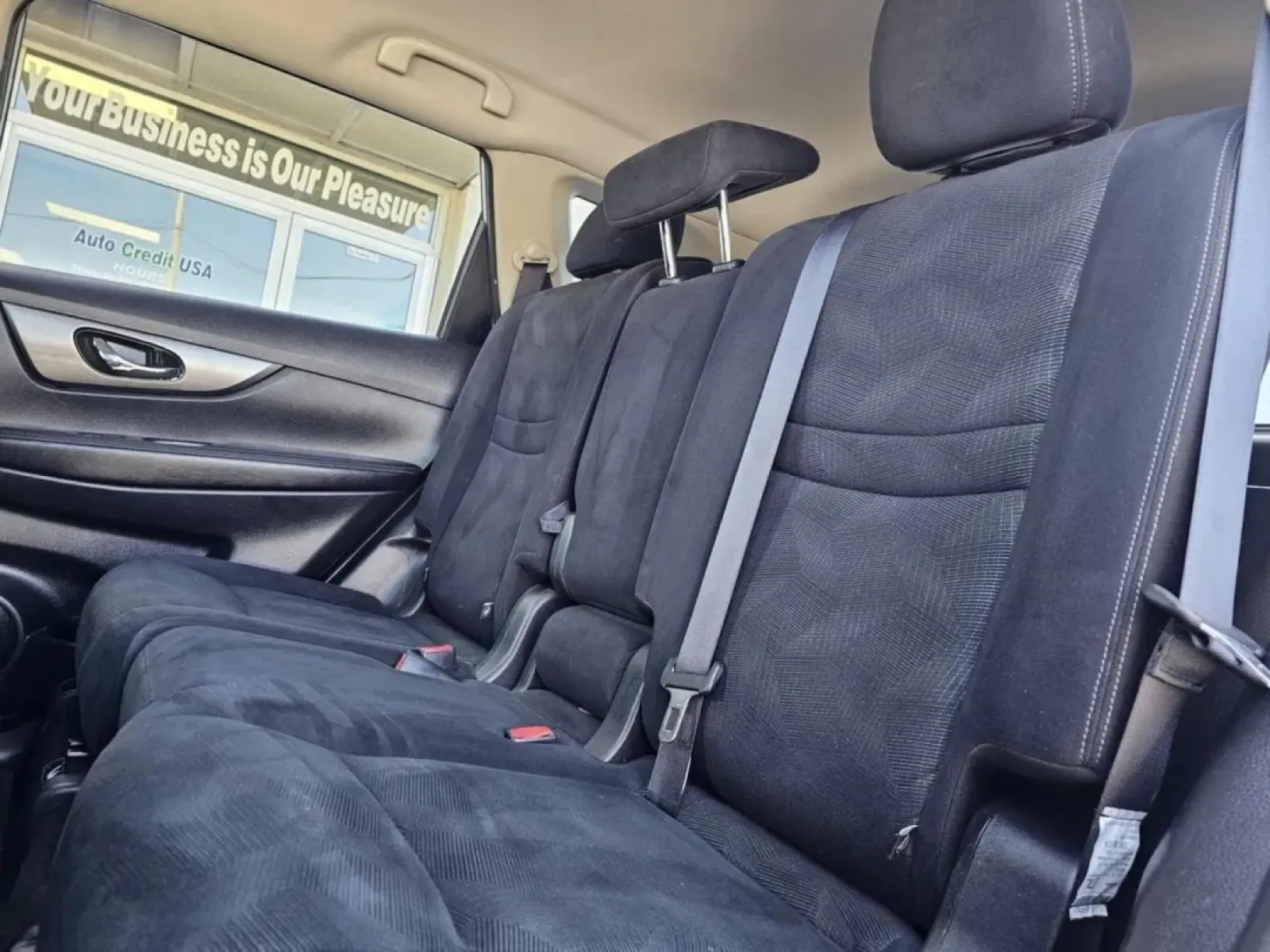 2016 SILVER Nissan Rogue (JN8AT2MT7GW) with an Other engine, located at 502 South Main Street, Columbia City, IN, 46725, (260) 244-4645, 41.151382, -85.490578 - Unleash your adventurous spirit and elevate your daily drives with this remarkable 2016 Nissan Rogue, now available at Auto Credit in Columbia City, Indiana. Whether you're navigating through busy urban streets, embarking on weekend getaways, or simply looking for a reliable family vehicle, this SUV - Photo#2