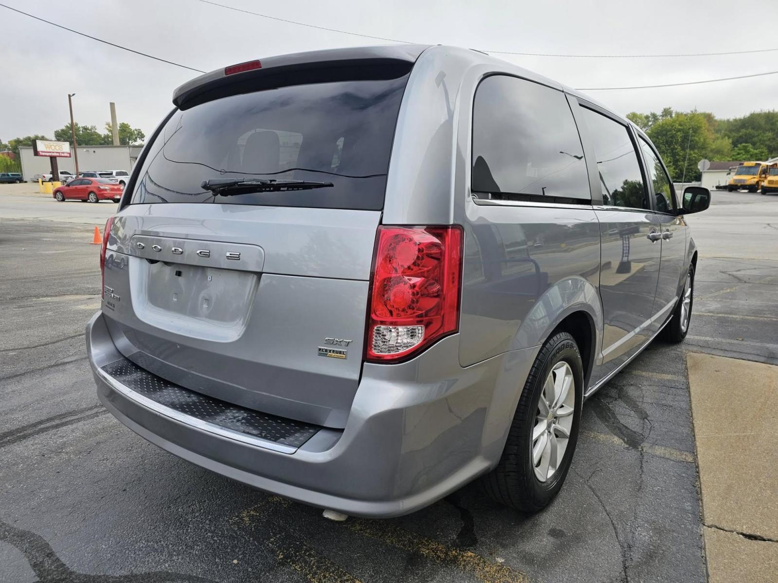 2017 SILVER /BLACK Dodge Grand Caravan SXT (2C4RDGCG6HR) with an 3.6L V6 DOHC 24V engine, 6A transmission, located at 502 South Main Street, Columbia City, IN, 46725, (260) 244-4645, 41.151382, -85.490578 - Photo#2
