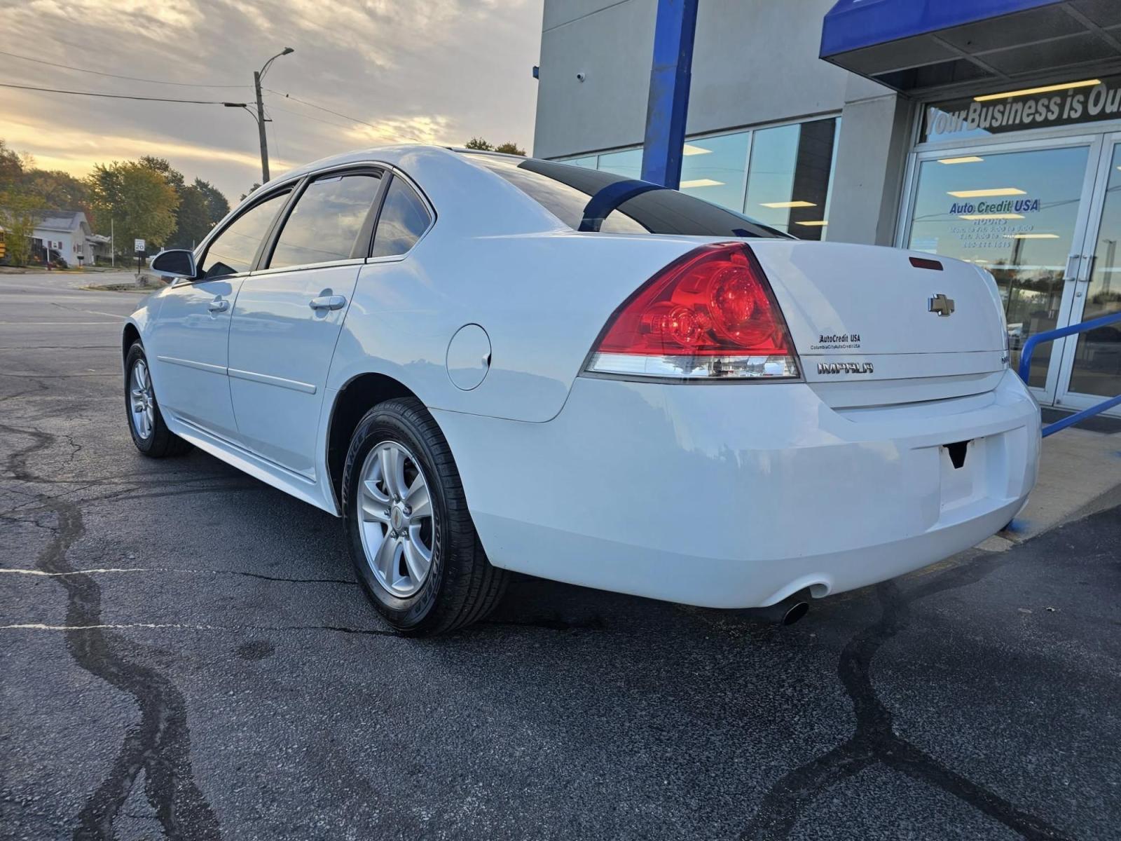 2016 WHITE Chevrolet IMPALA LIMITED LS (2G1WA5E34G1) with an Other engine, located at 502 South Main Street, Columbia City, IN, 46725, (260) 244-4645, 41.151382, -85.490578 - **Experience Comfort and Reliability with the 2016 Chevrolet Impala Limited LS - Perfect for Everyday Adventures!**<br /> <br /> Are you in the market for a dependable sedan that can seamlessly accommodate your daily commute, family outings, or weekend getaways? Look no further than this stylish 201 - Photo#3