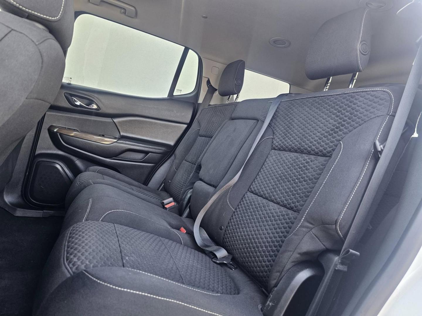 2017 WHITE GMC Acadia (1GKKNRLA0HZ) with an Other engine, located at 502 South Main Street, Columbia City, IN, 46725, (260) 244-4645, 41.151382, -85.490578 - **Discover Your Next Adventure with the 2017 GMC Acadia at Auto Credit!** <br /> <br /> Are you ready to take your family on unforgettable road trips or enjoy weekend adventures? Look no further! The 2017 GMC Acadia, available at Auto Credit in Columbia City, Indiana, is the perfect SUV for those wh - Photo#4