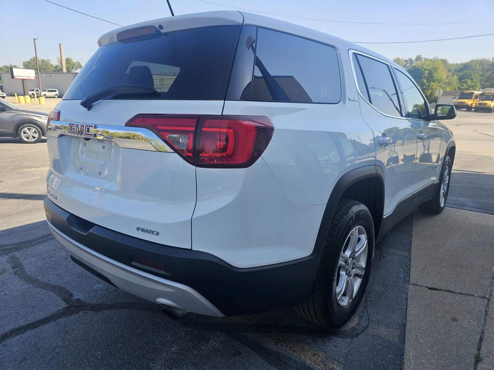2017 WHITE GMC Acadia (1GKKNRLA0HZ) with an Other engine, located at 502 South Main Street, Columbia City, IN, 46725, (260) 244-4645, 41.151382, -85.490578 - **Discover Your Next Adventure with the 2017 GMC Acadia at Auto Credit!** <br /> <br /> Are you ready to take your family on unforgettable road trips or enjoy weekend adventures? Look no further! The 2017 GMC Acadia, available at Auto Credit in Columbia City, Indiana, is the perfect SUV for those wh - Photo#6