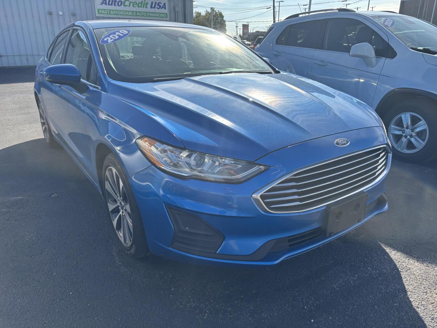 2019 BLUE Ford FUSION SE (3FA6P0T90KR) with an Other engine, located at 100 West Coliseum Boulevard, Fort Wayne, IN, 46805, (260) 471-0567, 41.119961, -85.140312 - Experience the perfect blend of style, comfort, and reliability with this stunning 2019 Ford Fusion SE! Whether you're commuting to work, running errands around Fort Wayne, or embarking on weekend road trips to nearby attractions, this sedan is designed to cater to all your lifestyle needs. With its - Photo#0