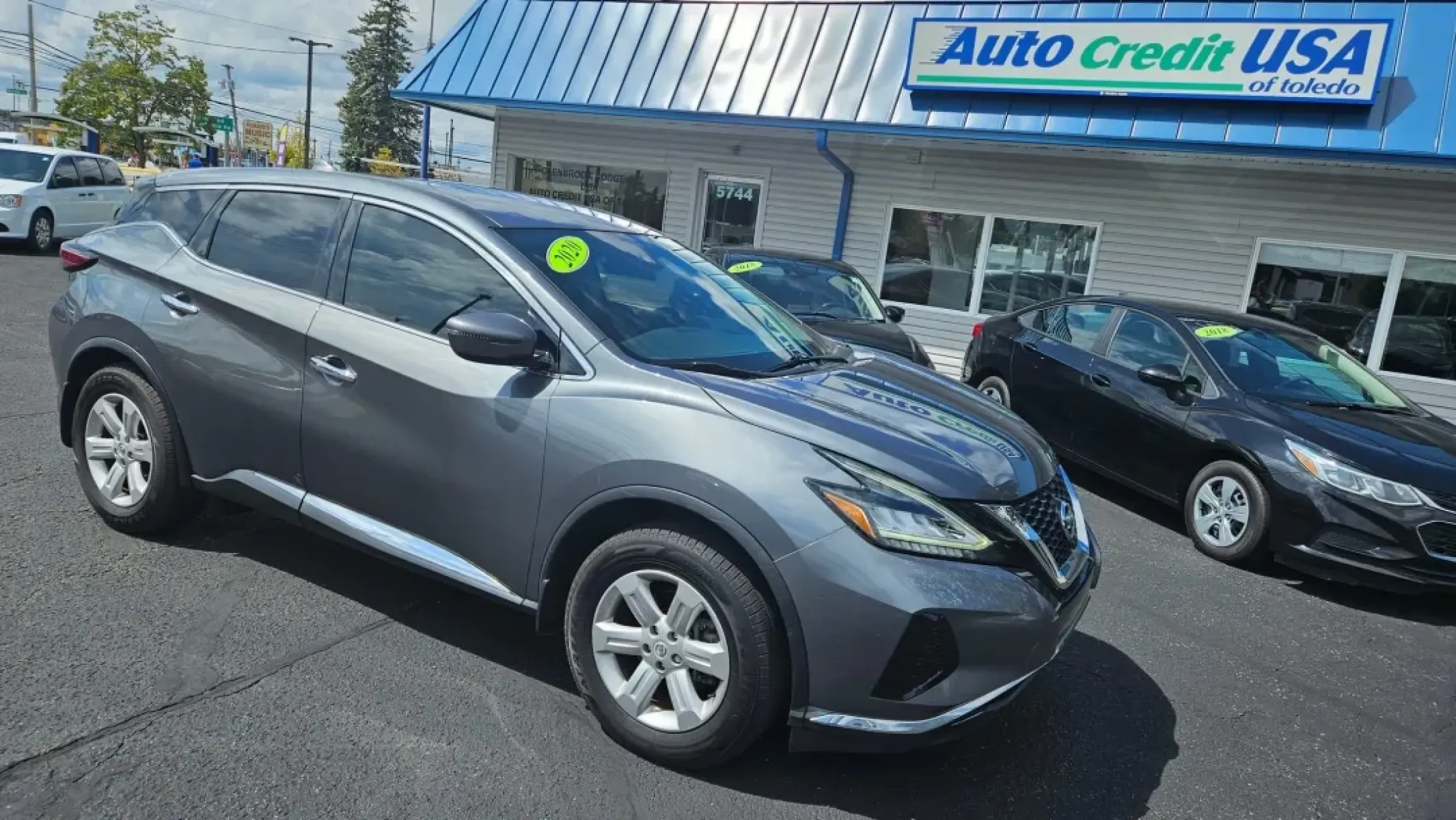2020 Nissan Murano (5N1AZ2AJ4LN) with an Other engine, located at 5744 Central Avenue, Toledo, OH, 43615, (419) 724-0130, 41.676781, -83.682137 - **Discover Your Next Adventure with the 2020 Nissan Murano at Auto Credit!**<br /> <br /> Are you ready to elevate your family adventures and daily commutes with style and confidence? Look no further than this stunning 2020 Nissan Murano, available now at Auto Credit in Toledo, Ohio! This versatile - Photo#1