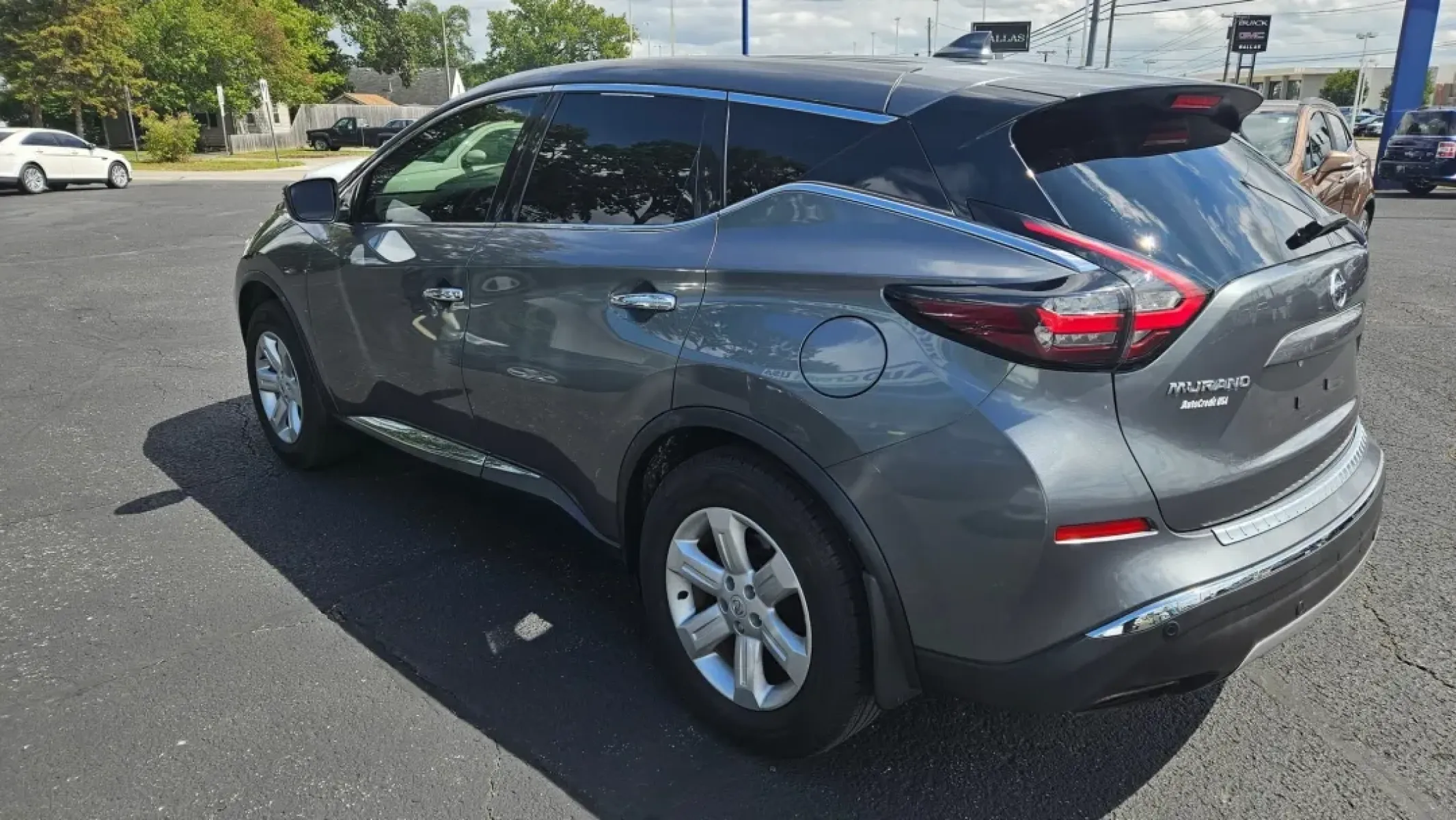 2020 Nissan Murano (5N1AZ2AJ4LN) with an Other engine, located at 5744 Central Avenue, Toledo, OH, 43615, (419) 724-0130, 41.676781, -83.682137 - **Discover Your Next Adventure with the 2020 Nissan Murano at Auto Credit!**<br /> <br /> Are you ready to elevate your family adventures and daily commutes with style and confidence? Look no further than this stunning 2020 Nissan Murano, available now at Auto Credit in Toledo, Ohio! This versatile - Photo#3