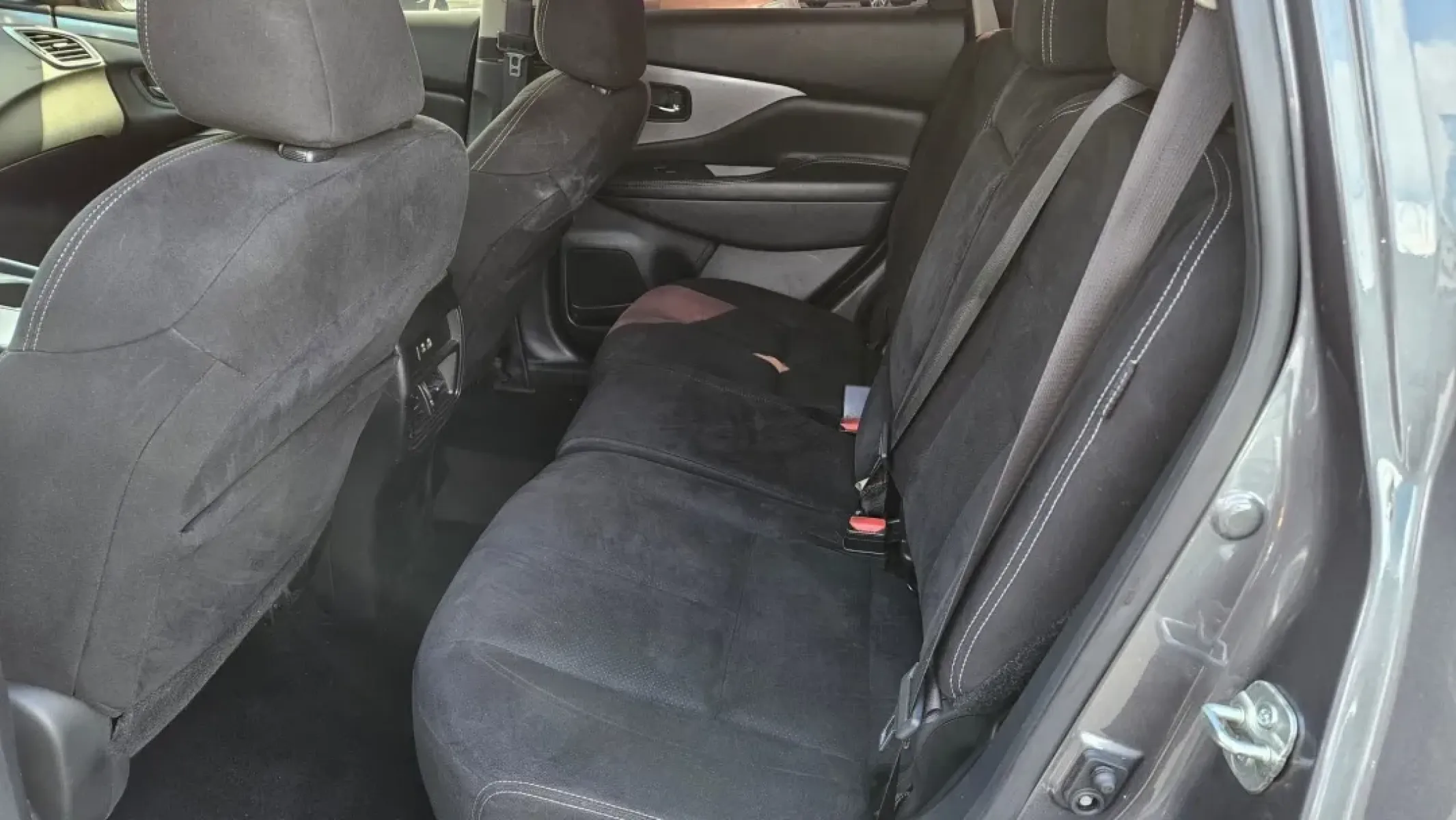 2020 Nissan Murano (5N1AZ2AJ4LN) with an Other engine, located at 5744 Central Avenue, Toledo, OH, 43615, (419) 724-0130, 41.676781, -83.682137 - **Discover Your Next Adventure with the 2020 Nissan Murano at Auto Credit!**<br /> <br /> Are you ready to elevate your family adventures and daily commutes with style and confidence? Look no further than this stunning 2020 Nissan Murano, available now at Auto Credit in Toledo, Ohio! This versatile - Photo#6