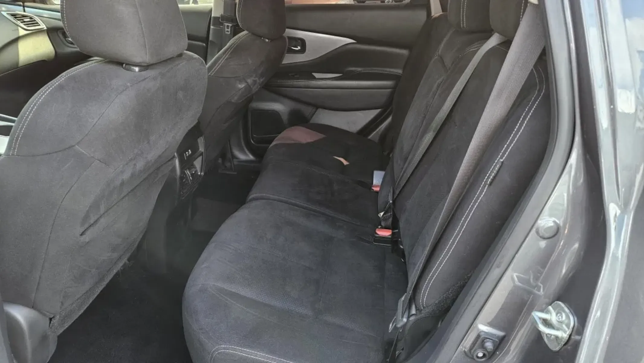 2020 Nissan Murano (5N1AZ2AJ4LN) with an Other engine, located at 5744 Central Avenue, Toledo, OH, 43615, (419) 724-0130, 41.676781, -83.682137 - **Discover Your Next Adventure with the 2020 Nissan Murano at Auto Credit!**<br /> <br /> Are you ready to elevate your family adventures and daily commutes with style and confidence? Look no further than this stunning 2020 Nissan Murano, available now at Auto Credit in Toledo, Ohio! This versatile - Photo#6