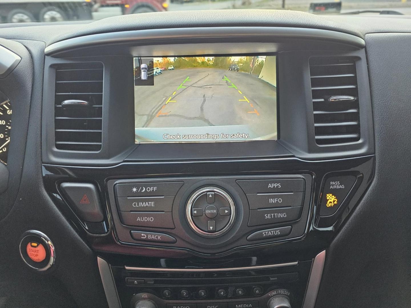 2018 GRAY /BLACK Nissan Pathfinder S 2WD (5N1DR2MN1JC) with an 3.5L V6 DOHC 24V engine, CVT transmission, located at 502 South Main Street, Columbia City, IN, 46725, (260) 244-4645, 41.151382, -85.490578 - Photo#6