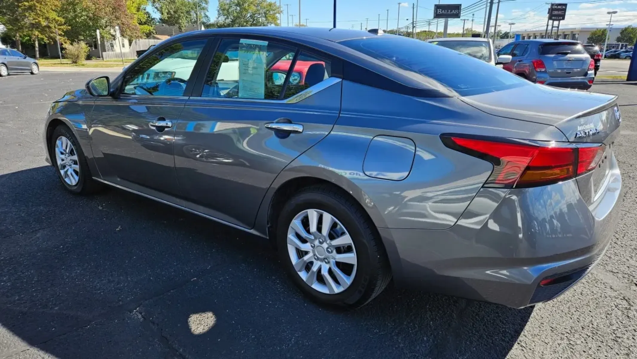 2020 Nissan Altima (1N4BL4BV4LC) with an Other engine, located at 5744 Central Avenue, Toledo, OH, 43615, (419) 724-0130, 41.676781, -83.682137 - ### Discover Your Next Adventure with the 2020 Nissan Altima at Auto Credit<br /> <br /> If you're searching for a reliable vehicle that balances style, comfort, and practicality, look no further than this stunning 2020 Nissan Altima, available now at Auto Credit in Toledo, Ohio. Designed for those - Photo#2