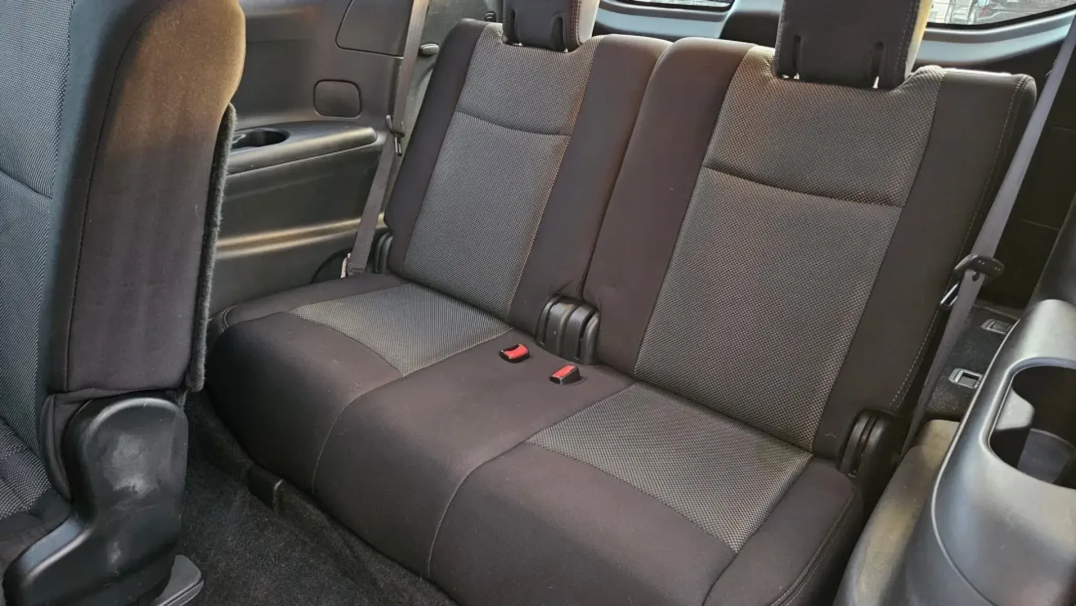 2017 Nissan PATHFINDER S; SL; PL (5N1DR2MM5HC) with an Other engine, located at 5744 Central Avenue, Toledo, OH, 43615, (419) 724-0130, 41.676781, -83.682137 - Are you ready to elevate your family adventures with a reliable and spacious vehicle? Look no further than this stunning 2017 Nissan Pathfinder! This versatile SUV is perfect for growing families, weekend getaways, or even your daily commute through the bustling streets of Toledo, Ohio. With ample s - Photo#7