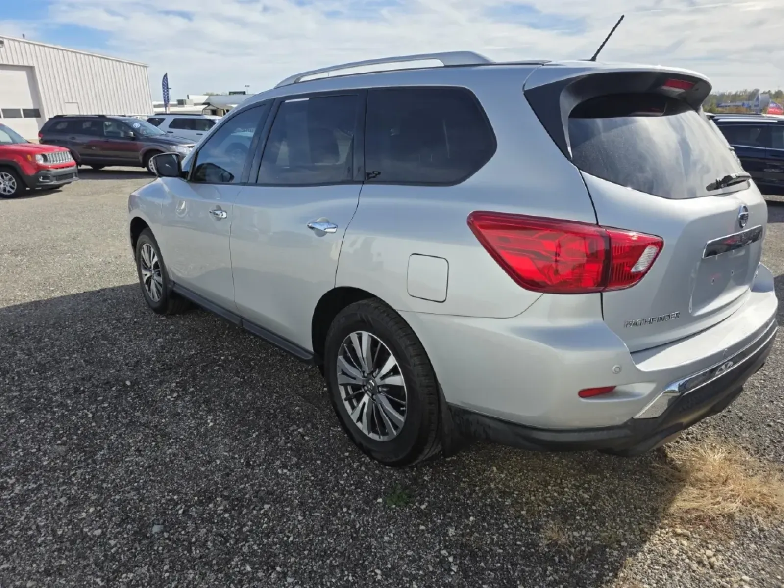 2018 Nissan PATHFINDER S; SL; PL (5N1DR2MM9JC) with an Other engine, located at 15 Petro Dr, Warsaw, IN, 46582, (574) 306-0055, 41.273563, -85.857544 - Are you ready to elevate your family adventures or conquer your daily commute? Look no further than this stunning 2018 Nissan Pathfinder, available now at Auto Credit in Warsaw, Indiana! Perfect for growing families and those who crave versatility in their vehicles, this 4-door wagon balances comfor - Photo#1