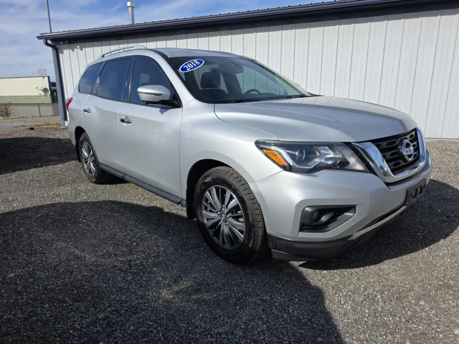 2018 Nissan PATHFINDER S; SL; PL (5N1DR2MM9JC) with an Other engine, located at 15 Petro Dr, Warsaw, IN, 46582, (574) 306-0055, 41.273563, -85.857544 - Are you ready to elevate your family adventures or conquer your daily commute? Look no further than this stunning 2018 Nissan Pathfinder, available now at Auto Credit in Warsaw, Indiana! Perfect for growing families and those who crave versatility in their vehicles, this 4-door wagon balances comfor - Photo#10