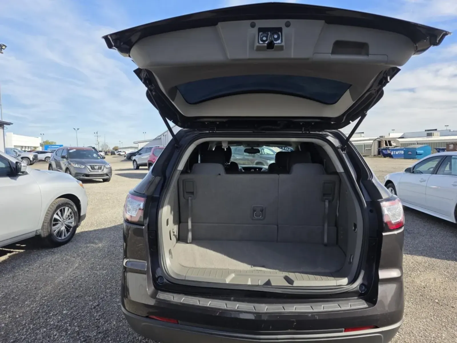 2017 Chevrolet TRAVERSE LS (1GNKRFED4HJ) with an Other engine, located at 15 Petro Dr, Warsaw, IN, 46582, (574) 306-0055, 41.273563, -85.857544 - **Explore New Adventures with the 2017 Chevrolet Traverse LS Your Perfect Family Companion!**<br /> <br /> If you're searching for a versatile vehicle that can seamlessly adapt to your family's lifestyle, look no further than the 2017 Chevrolet Traverse LS. At Auto Credit in Warsaw, Indiana, we und - Photo#7