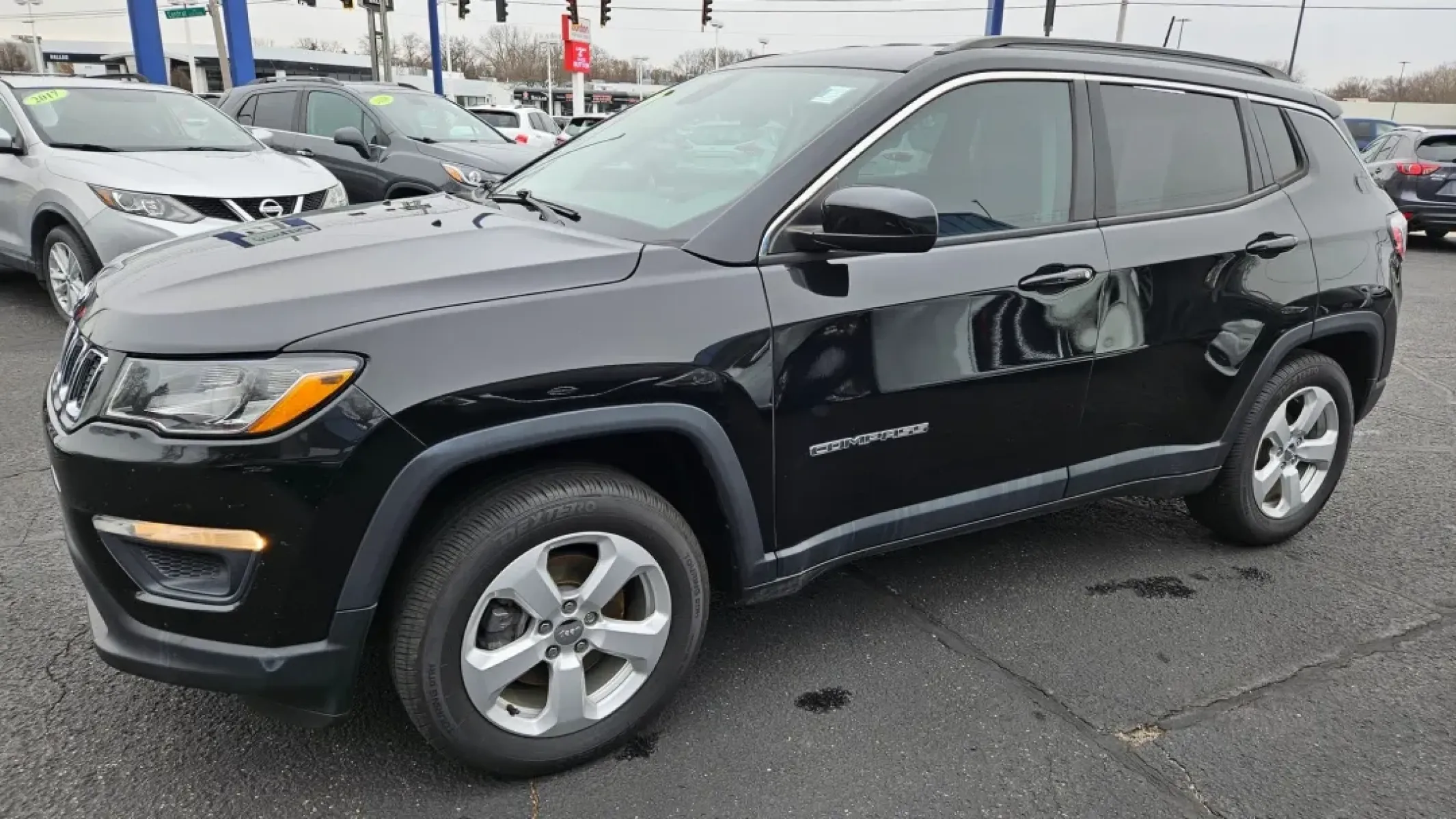 2019 Jeep Compass (3C4NJCBB1KT) with an Other engine, located at 5744 Central Avenue, Toledo, OH, 43615, (419) 724-0130, 41.676781, -83.682137 - **Adventure Awaits with the 2019 Jeep Compass Your Perfect Companion for Weekend Getaways!**<br /> <br /> If you're looking for the ideal vehicle to enhance your lifestyle and tackle your daily adventures, the 2019 Jeep Compass is the SUV for you. Whether you're cruising through Toledo's beautiful - Photo#1