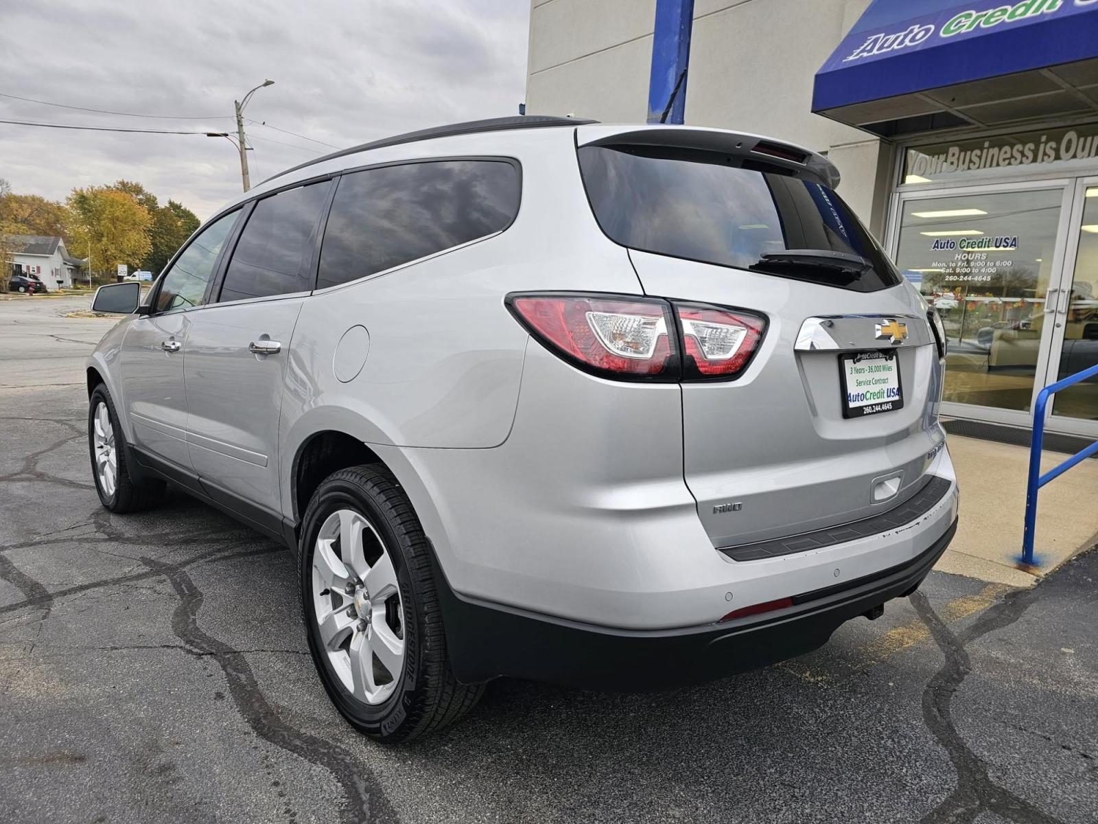 2016 SILVER Chevrolet TRAVERSE (1GNKVGKD3GJ) with an Other engine, located at 502 South Main Street, Columbia City, IN, 46725, (260) 244-4645, 41.151382, -85.490578 - Experience life to the fullest with this fantastic 2016 Chevrolet Traverse, an SUV that's perfect for weekend adventures and daily commutes alike. Whether you're shuttling the kids to school, heading out for a family road trip, or simply running errands around Columbia City, this vehicle has the spa - Photo#3