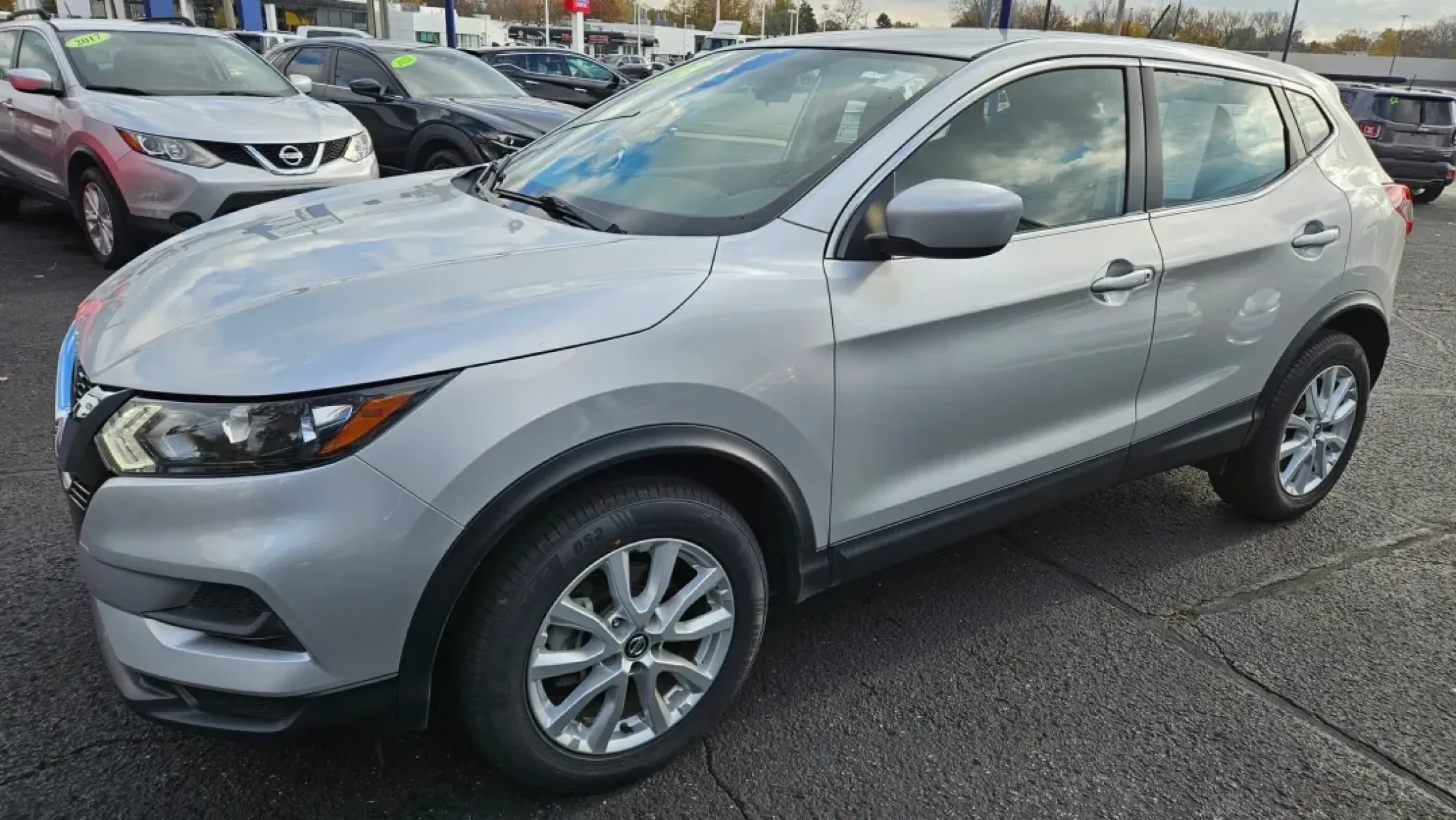 2021 Nissan Rogue (JN1BJ1AV9MW) with an Other engine, located at 5744 Central Avenue, Toledo, OH, 43615, (419) 724-0130, 41.676781, -83.682137 - **Adventure Awaits: Drive Home a 2021 Nissan Rogue Today!** <br /> <br /> Are you ready to elevate your lifestyle with a vehicle that complements your everyday adventures? Look no further! This 2021 Nissan Rogue is the perfect SUV for those who love to explore the great outdoors or need a reliable - Photo#1