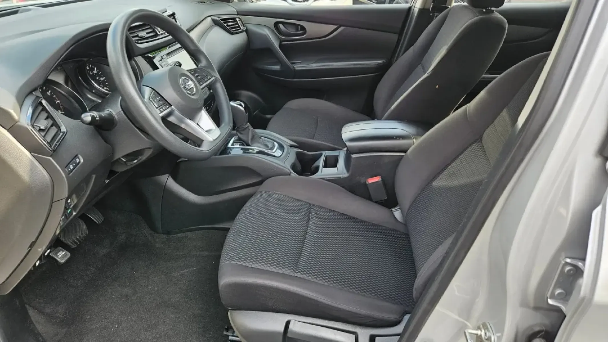 2021 Nissan Rogue (JN1BJ1AV9MW) with an Other engine, located at 5744 Central Avenue, Toledo, OH, 43615, (419) 724-0130, 41.676781, -83.682137 - **Adventure Awaits: Drive Home a 2021 Nissan Rogue Today!** <br /> <br /> Are you ready to elevate your lifestyle with a vehicle that complements your everyday adventures? Look no further! This 2021 Nissan Rogue is the perfect SUV for those who love to explore the great outdoors or need a reliable - Photo#9